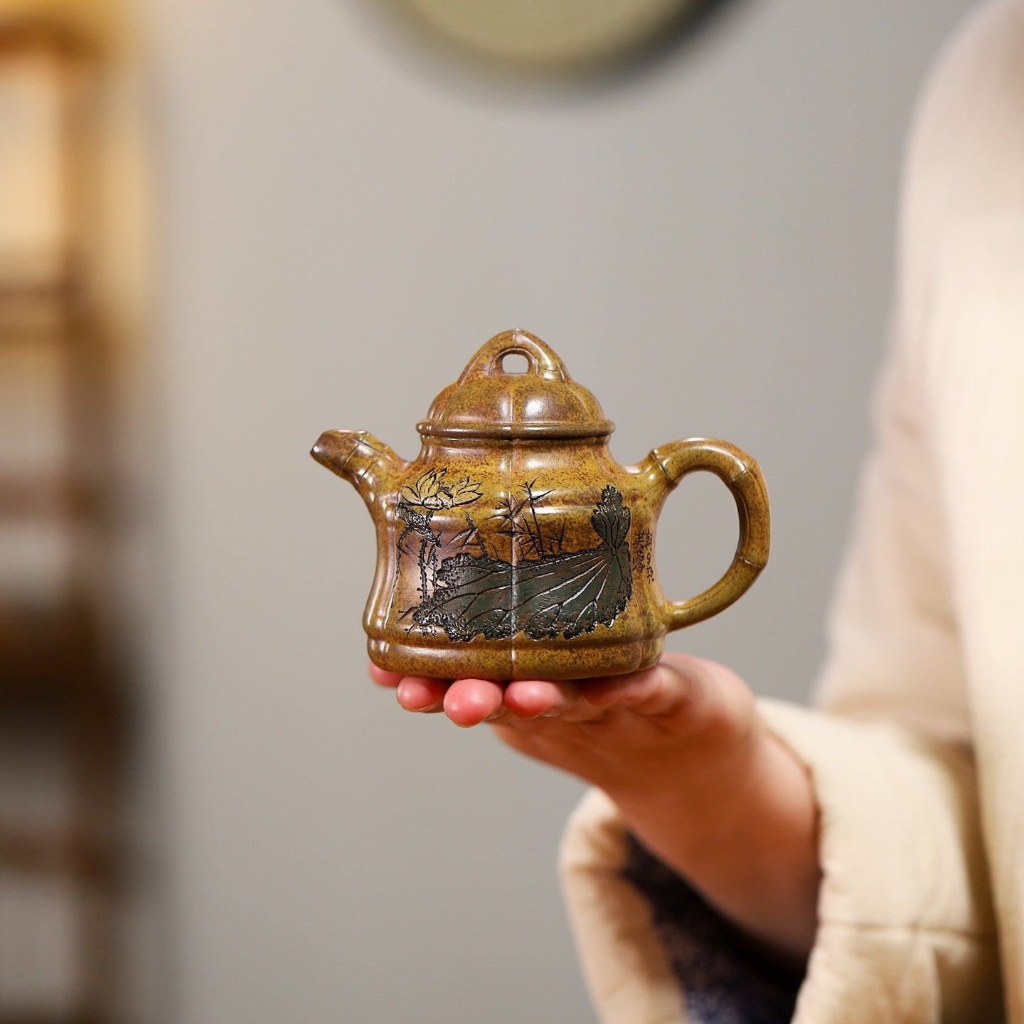 Liu Fang Zhu Ding 190cc - Yixing Handmade Teapot - zycs_China