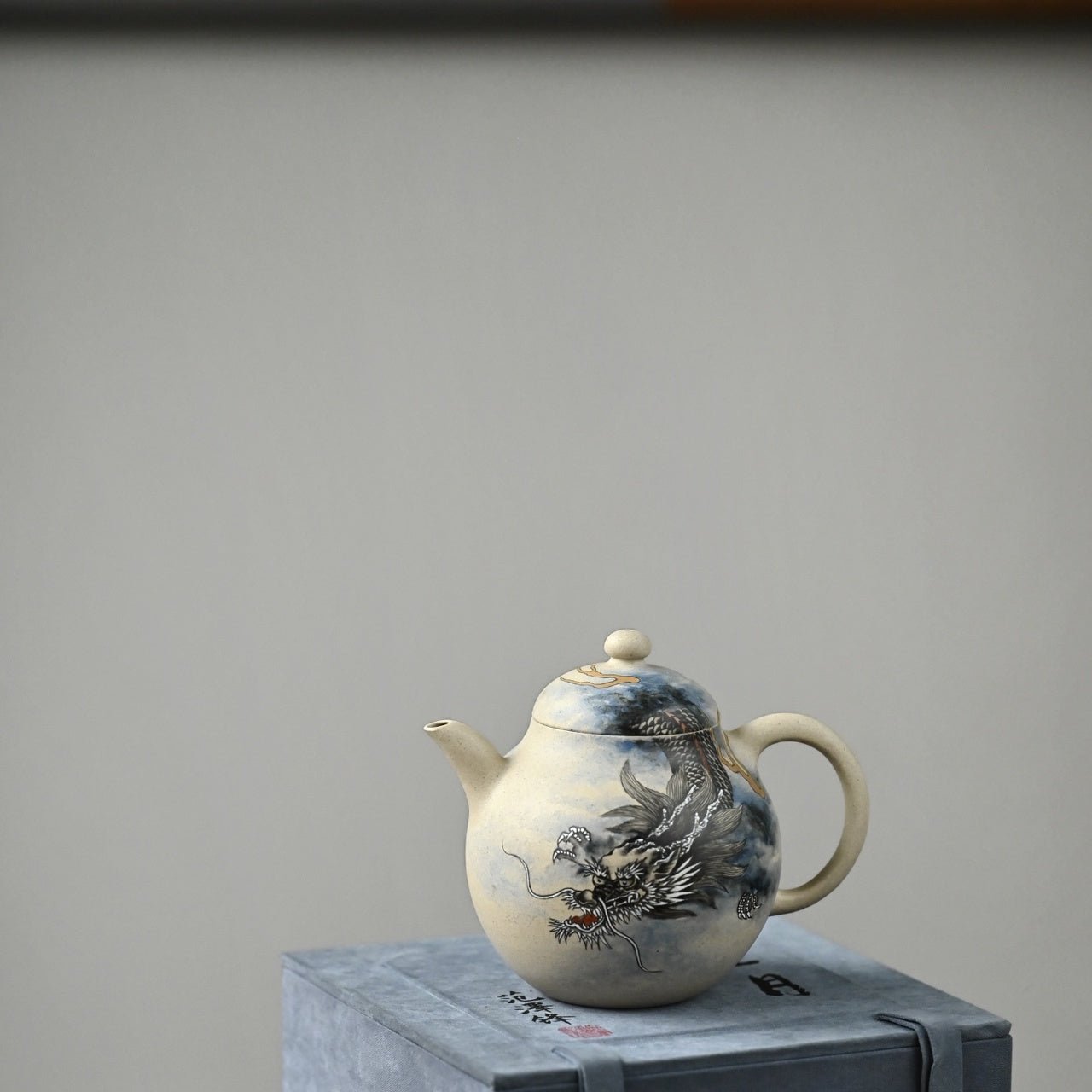 Long Dan 220cc - Yixing Handmade Teapot - zycs_China