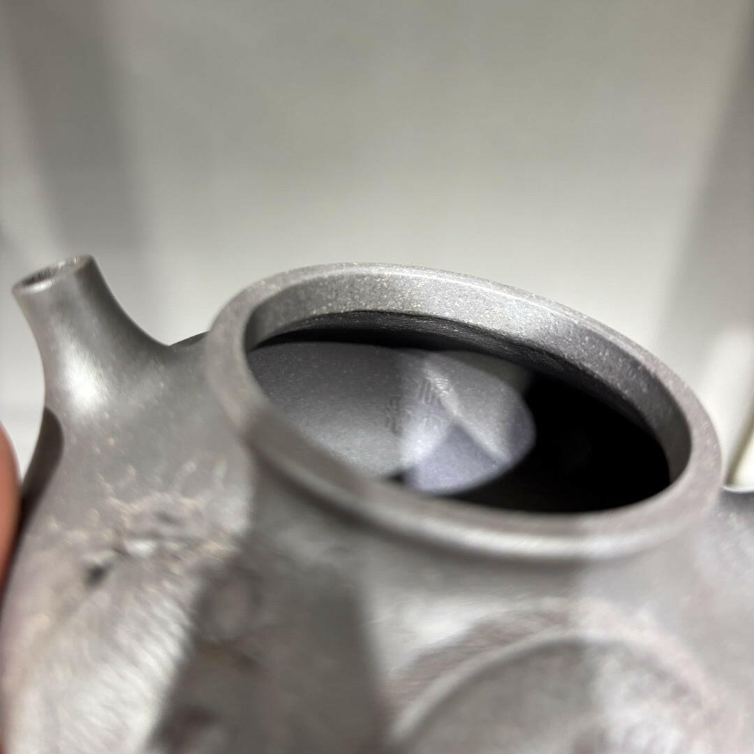 Long De Chuan Ren 230cc - Yixing Handmade Teapot - zycs_China