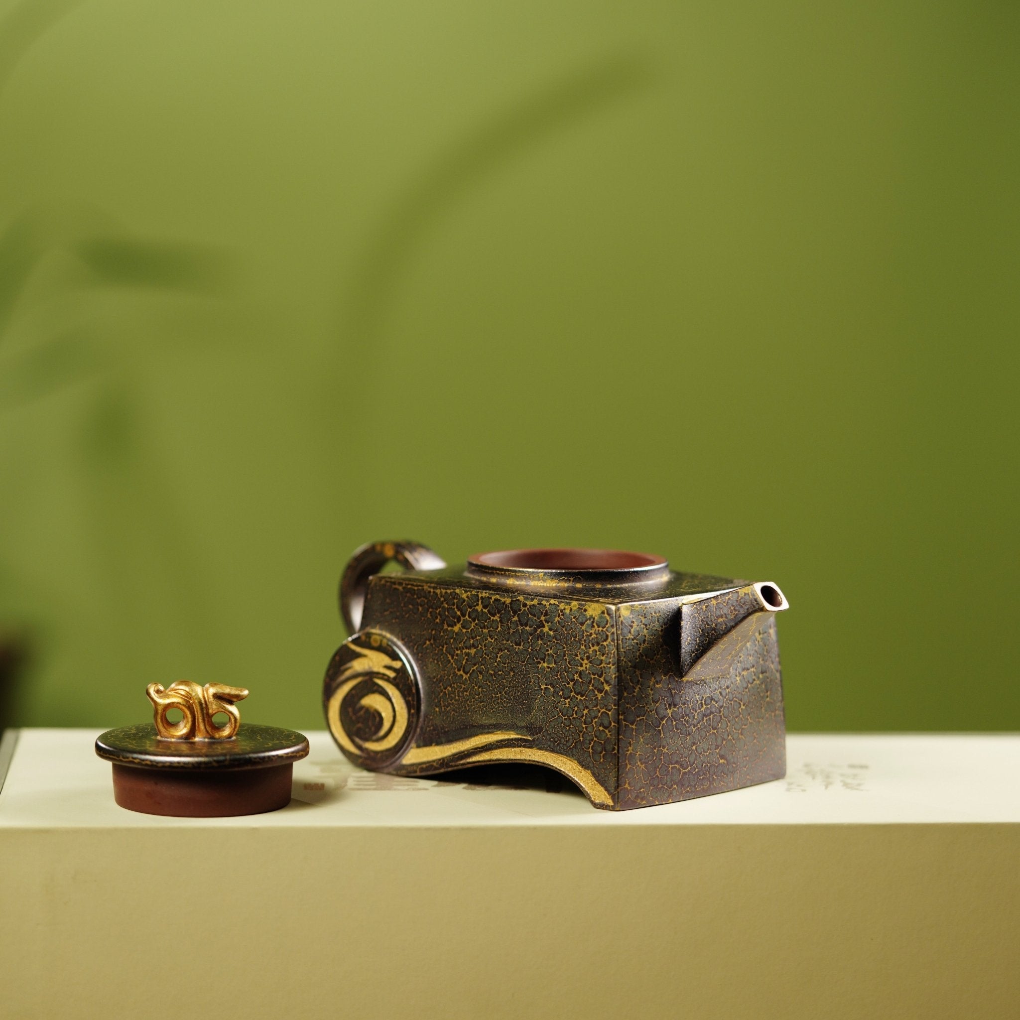 Long Teng Sheng Shi 280cc - Yixing Handmade Teapot - zycs_China