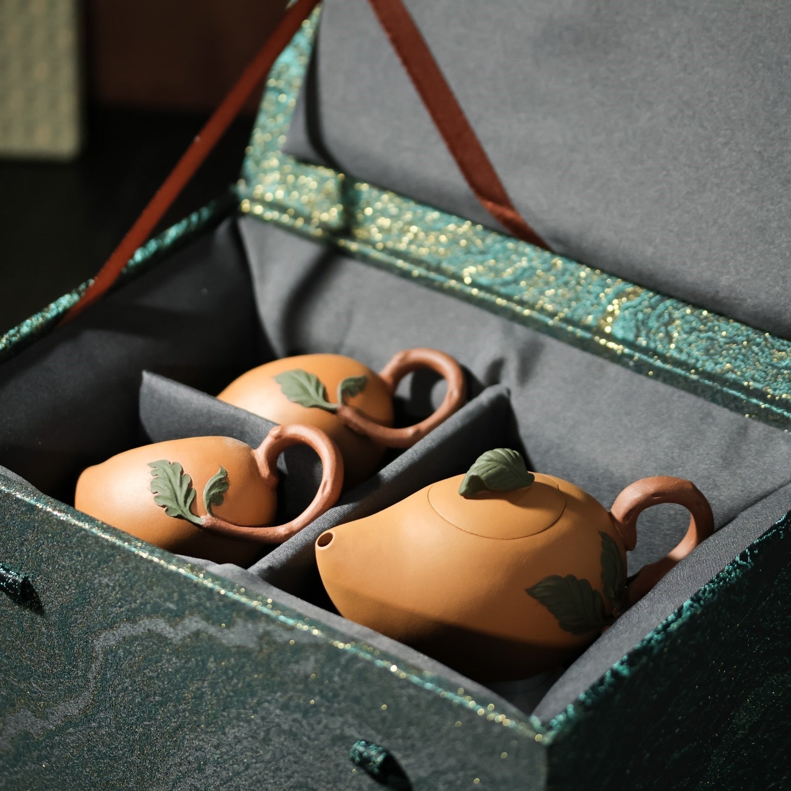 Mang Guo 120cc - Yixing Handmade Teapot - zycs_China