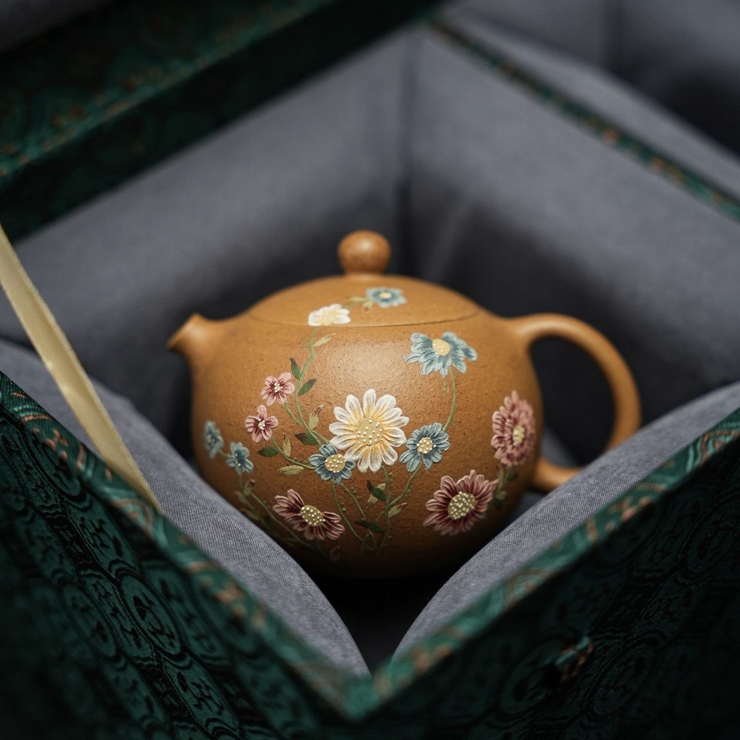 Mei Ren Xi Shi - Yixing Handmade Teapot - zycs_China
