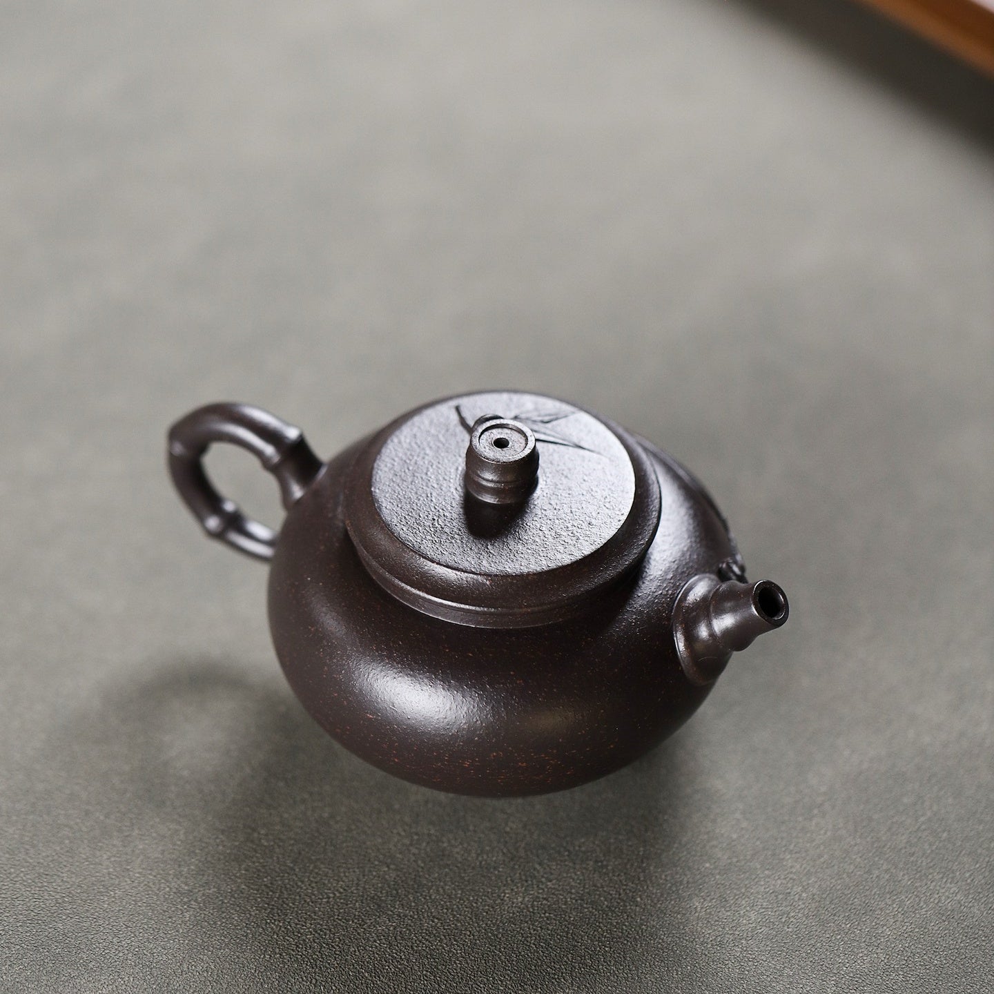Mo Zhu 220cc - Yixing Handmade Teapot 江苏宜兴