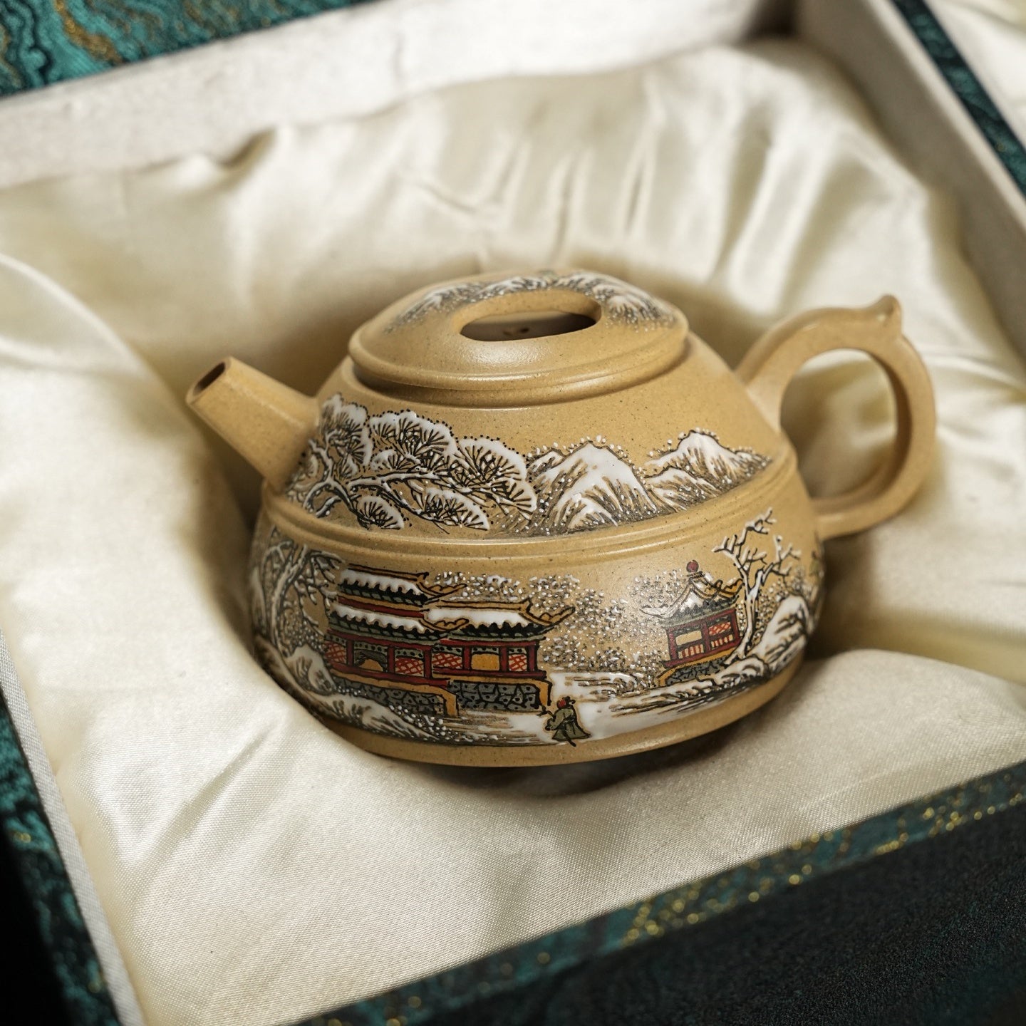 Niu Gai 200cc - Yixing Handmade Teapot - zycs_China