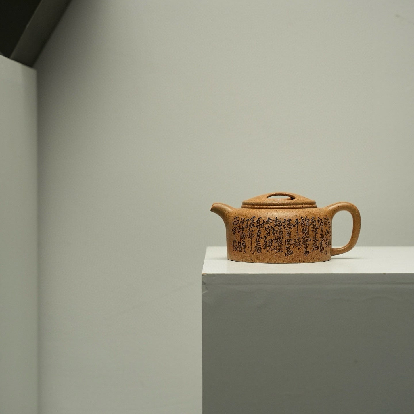 Niu Gai Jing Lan 240cc - Yixing Handmade Teapot - zycs_China
