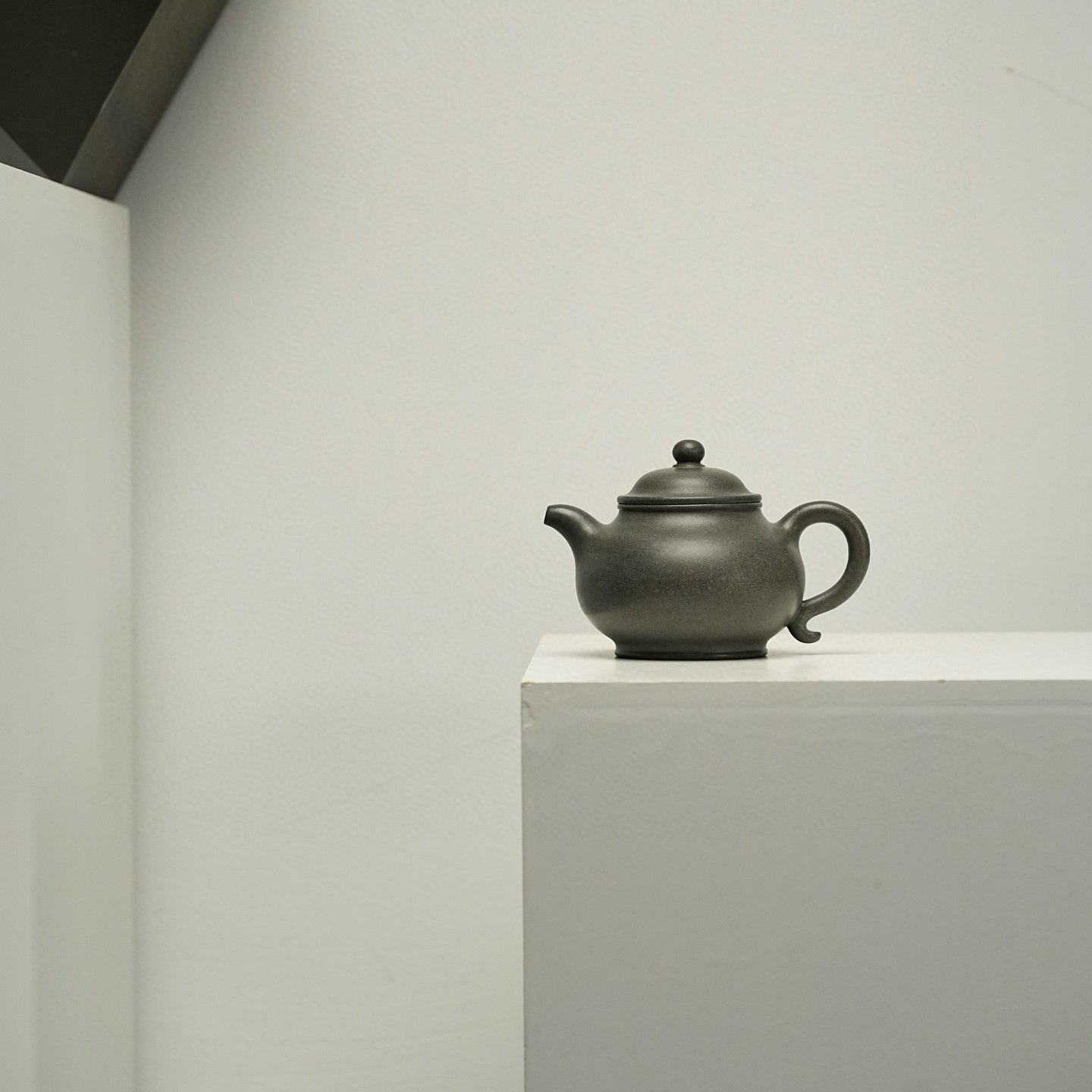 Pan Hu 200cc - Yixing Handmade Teapot - zycs_China