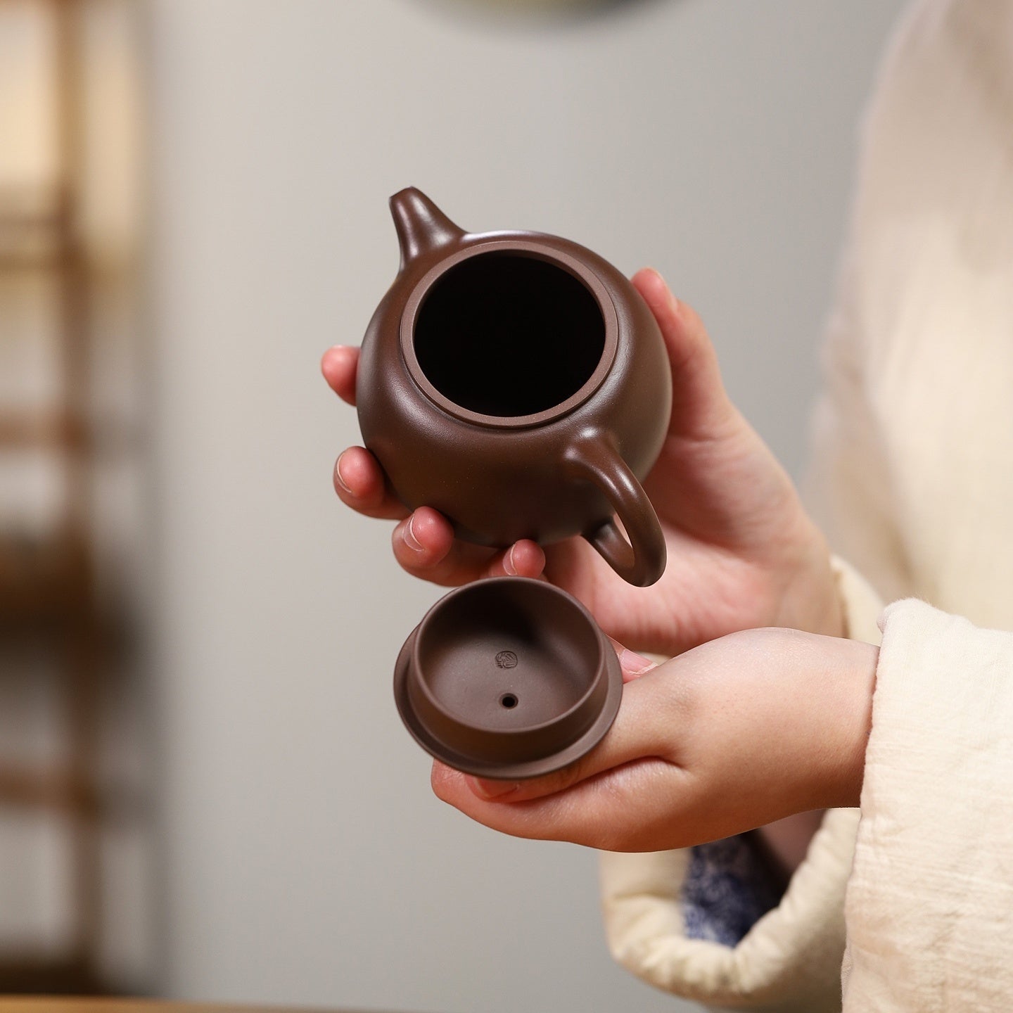 Pao Zun 200cc - Yixing Handmade Teapot - zycs_China