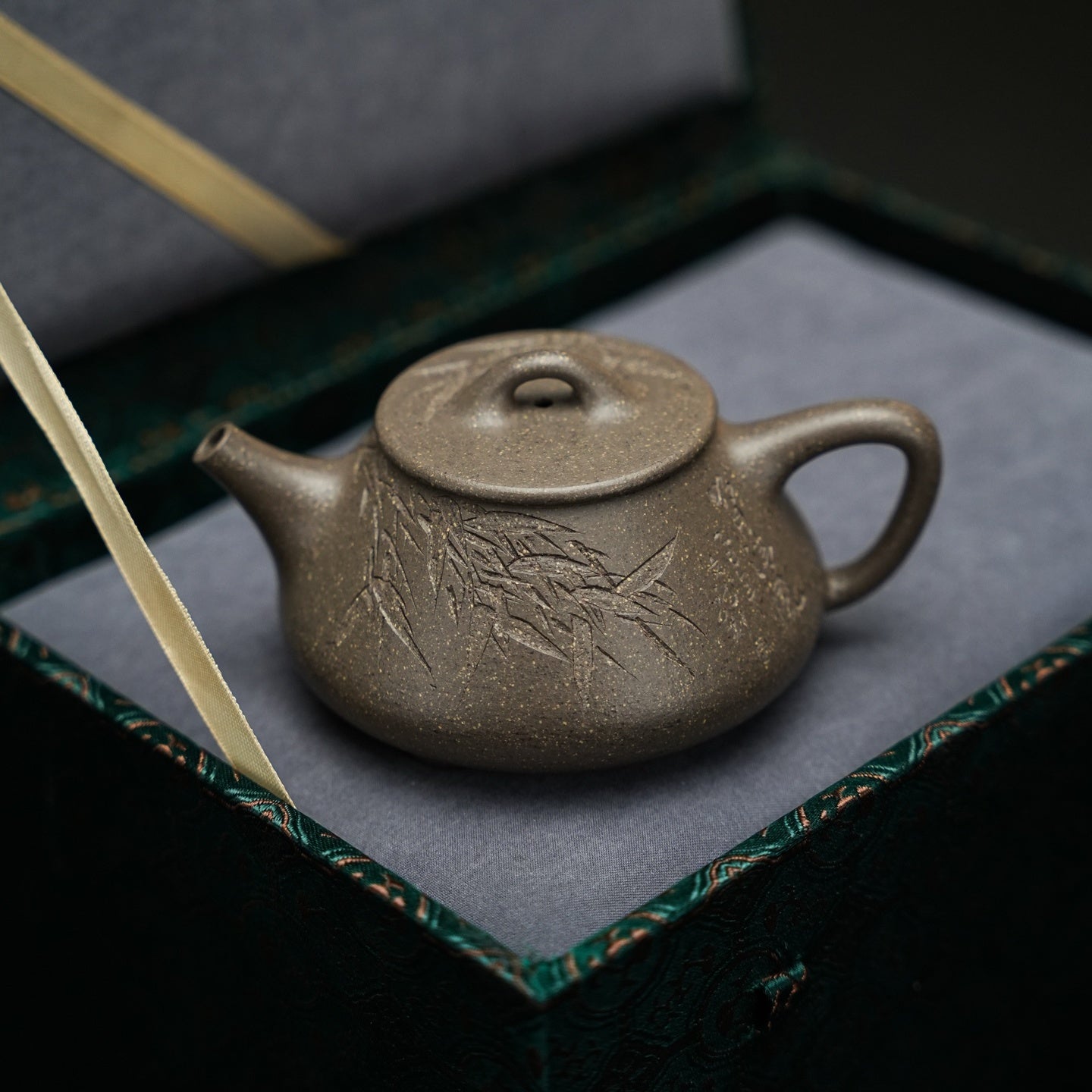 Ping Gai Shi Piao 160cc - Yixing Handmade Teapot - zycs_China