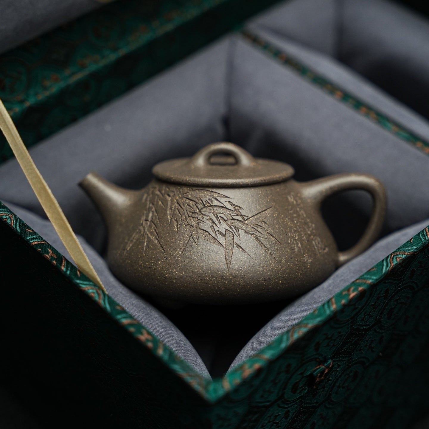 Ping Gai Shi Piao 160cc - Yixing Handmade Teapot - zycs_China