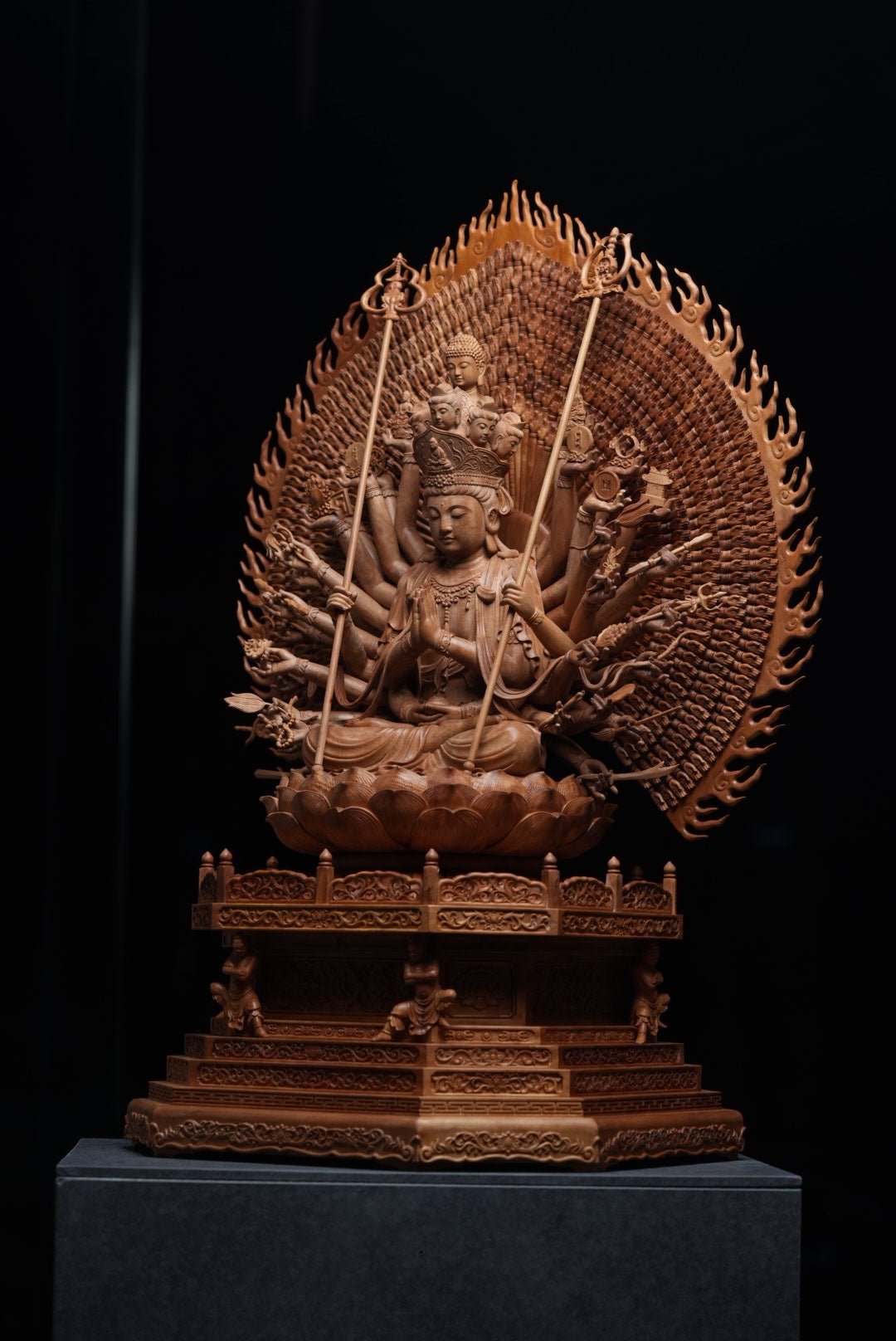 Qian Shou Guan Yin - Wood Sculpture - zycs_China