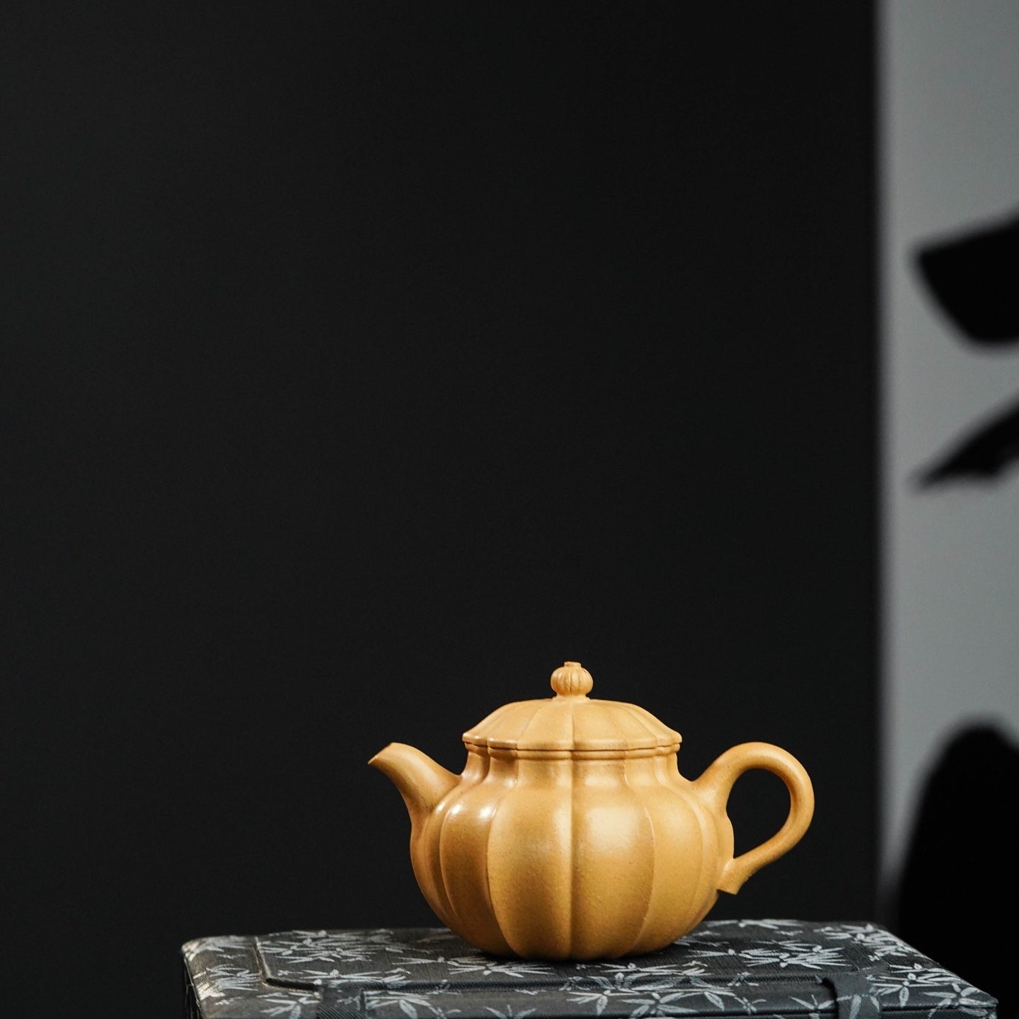 Qie Gua 180cc - Yixing Handmade Teapot - zycs_China