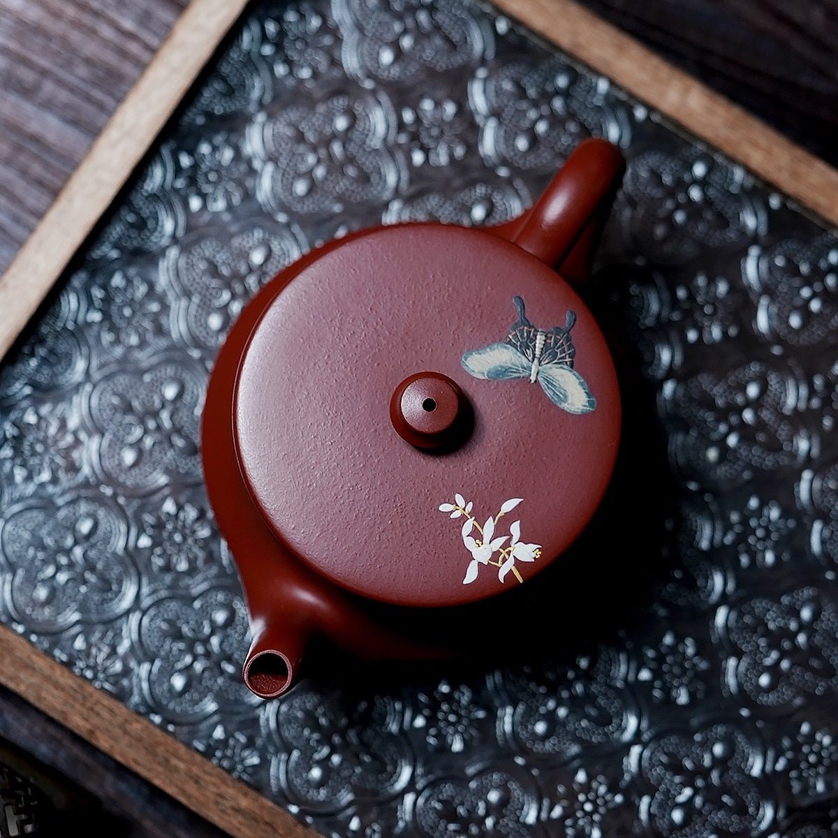 Qu Hu 195cc - Yixing Handmade Teapot 江苏宜兴