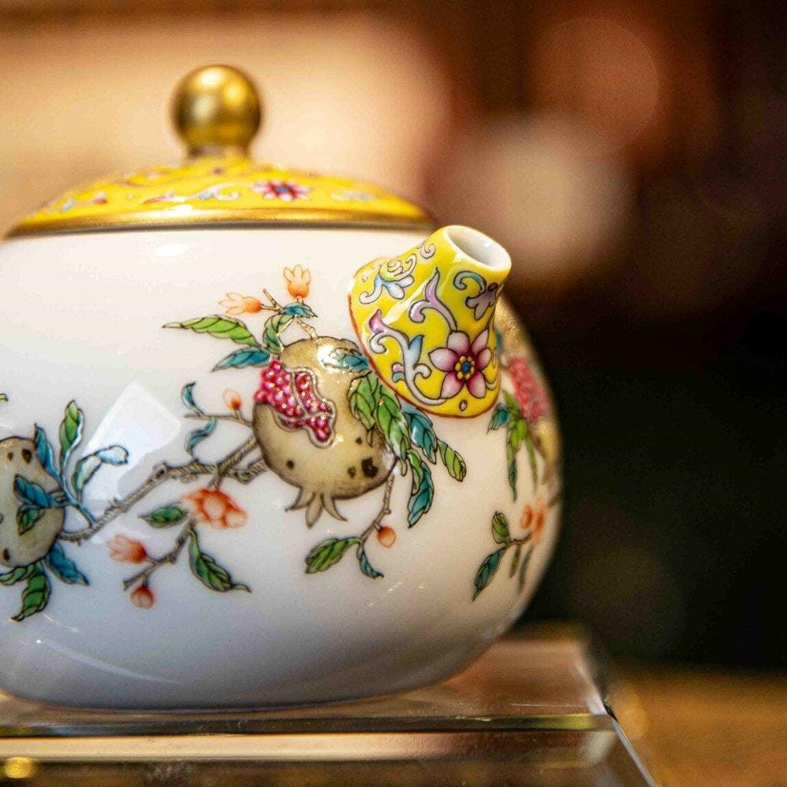 Shi Liu Xi Shi - Jing De Zhen Porcelain Teapot - zycs_China