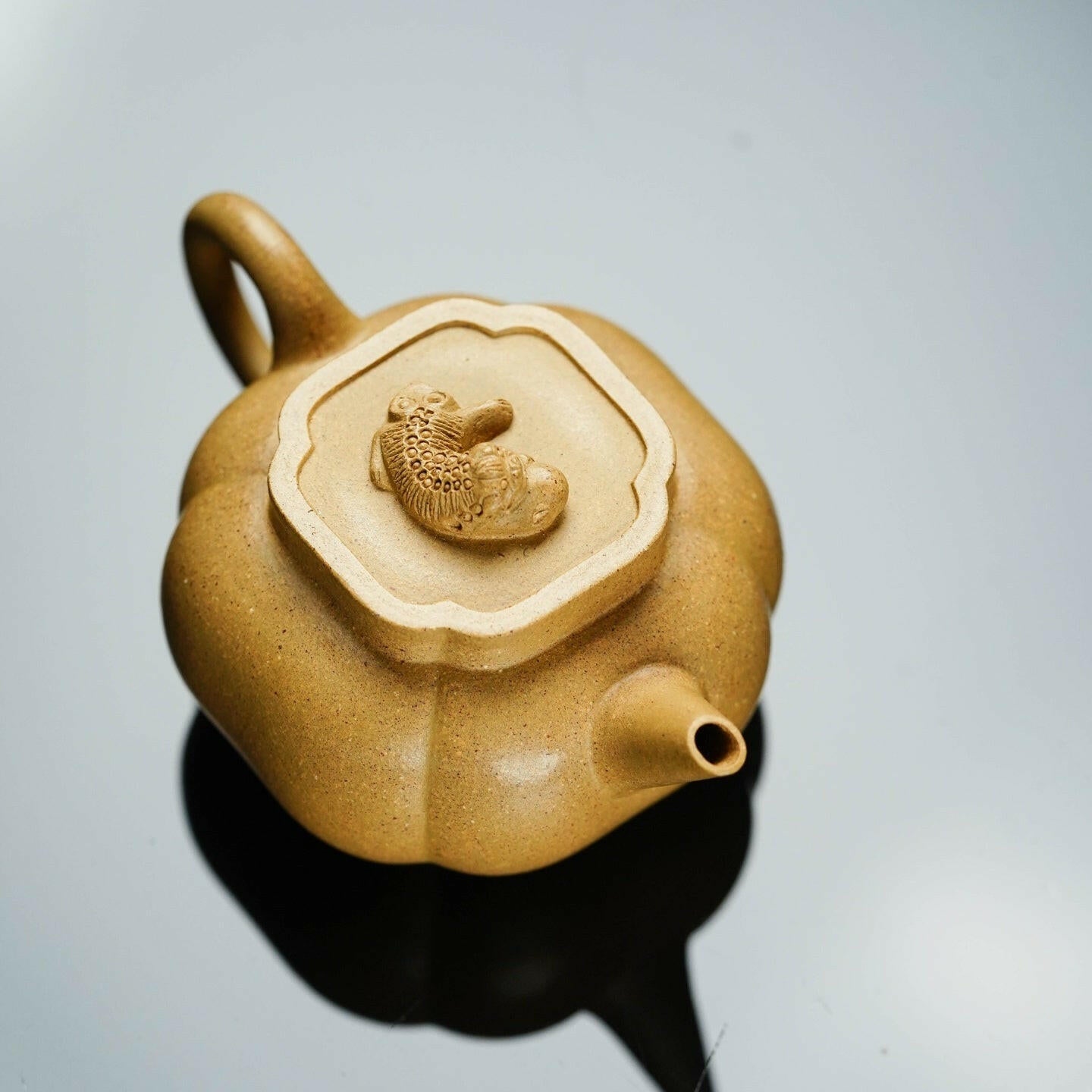 Shi Qiu 100cc - Yixing Handmade Teapot - zycs_China