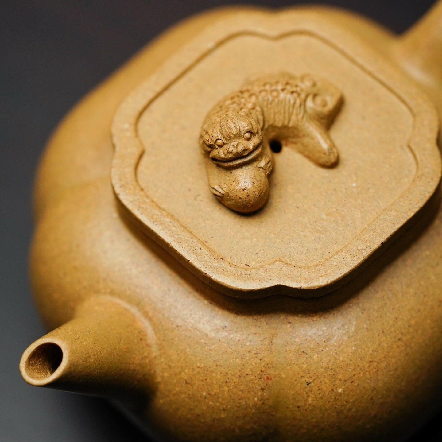 Shi Qiu 100cc - Yixing Handmade Teapot - zycs_China