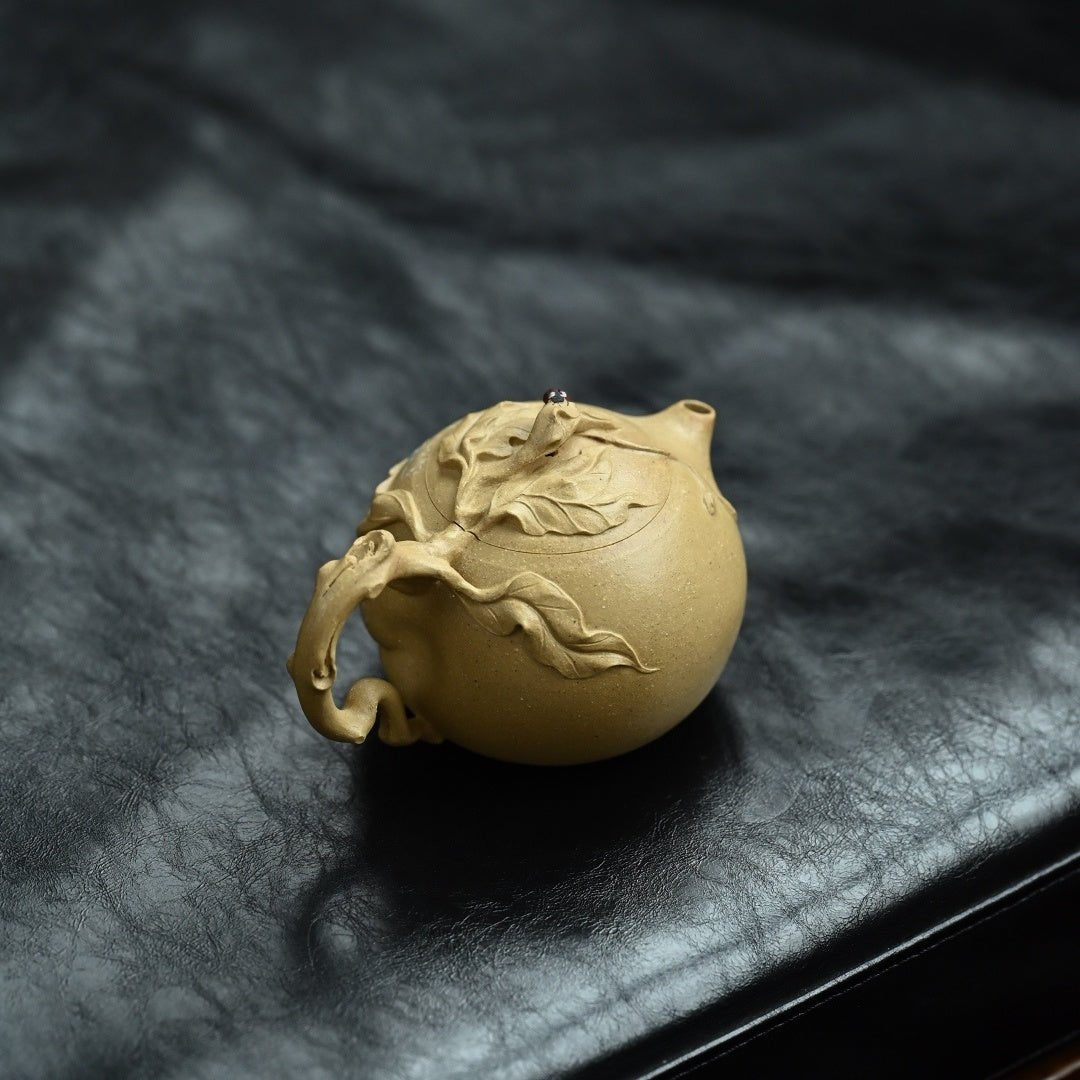Shou Tao 230cc - Yixing Handmade Teapot 江苏宜兴