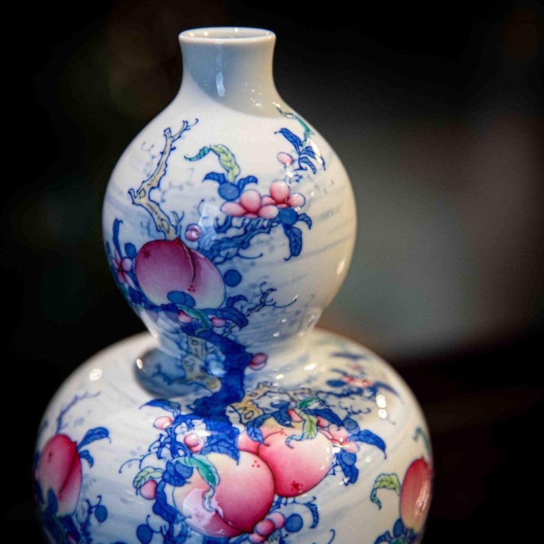Shou Tao - Jing De Zhen Porcelain Vase - zycs_China