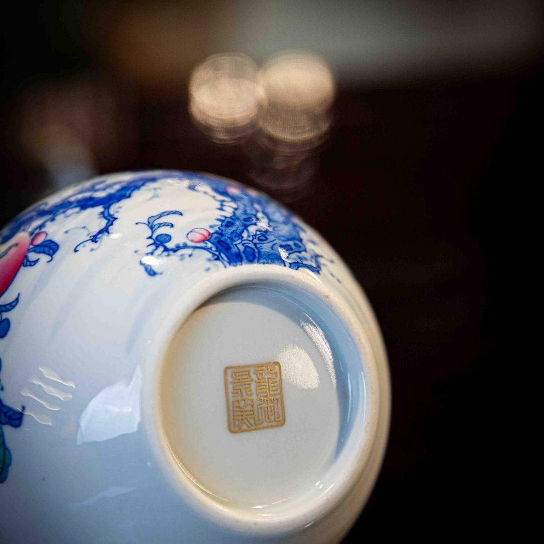 Shou Tao - Jing De Zhen Porcelain Vase - zycs_China