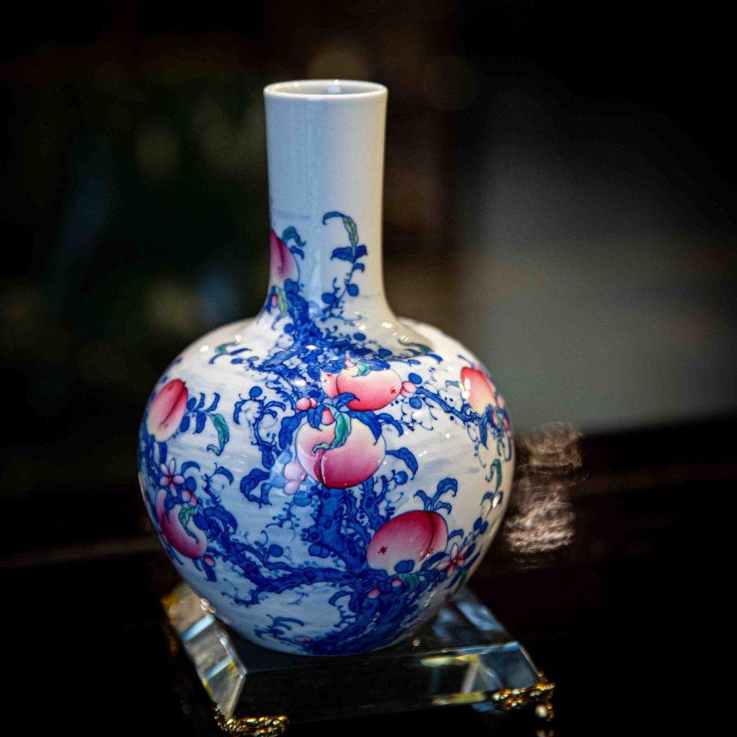 Shou Tao - Jing De Zhen Porcelain Vase - zycs_China