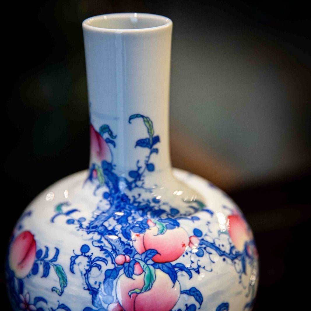 Shou Tao - Jing De Zhen Porcelain Vase - zycs_China