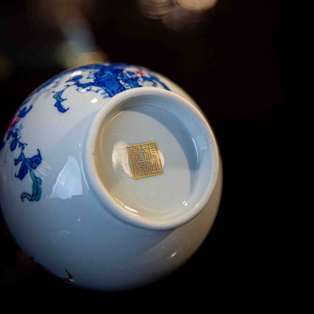 Shou Tao - Jing De Zhen Porcelain Vase - zycs_China