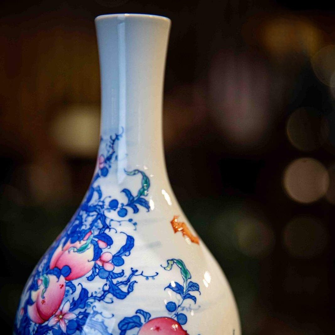 Shou Tao - Jing De Zhen Porcelain Vase - zycs_China