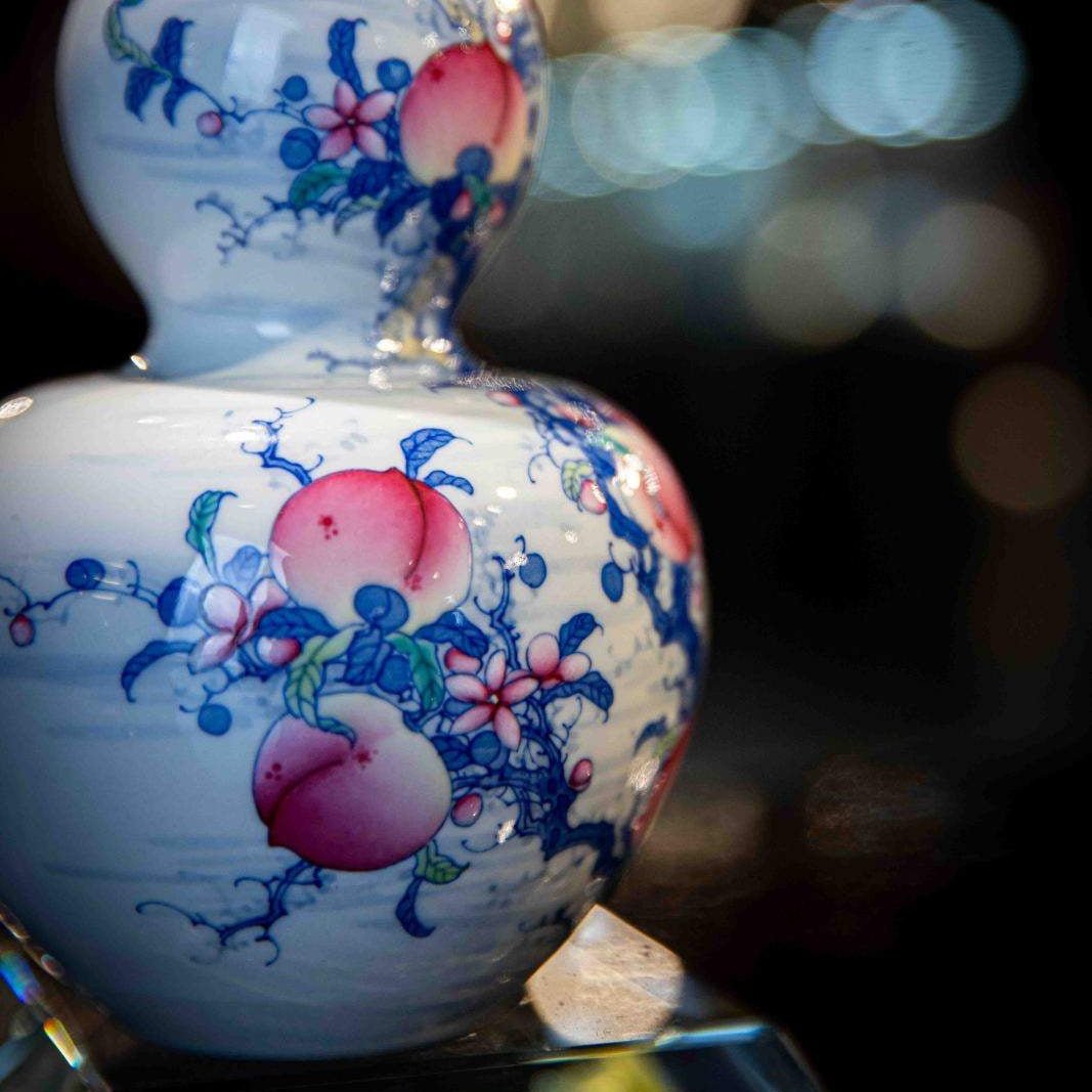 Shou Tao - Jing De Zhen Porcelain Vase - zycs_China