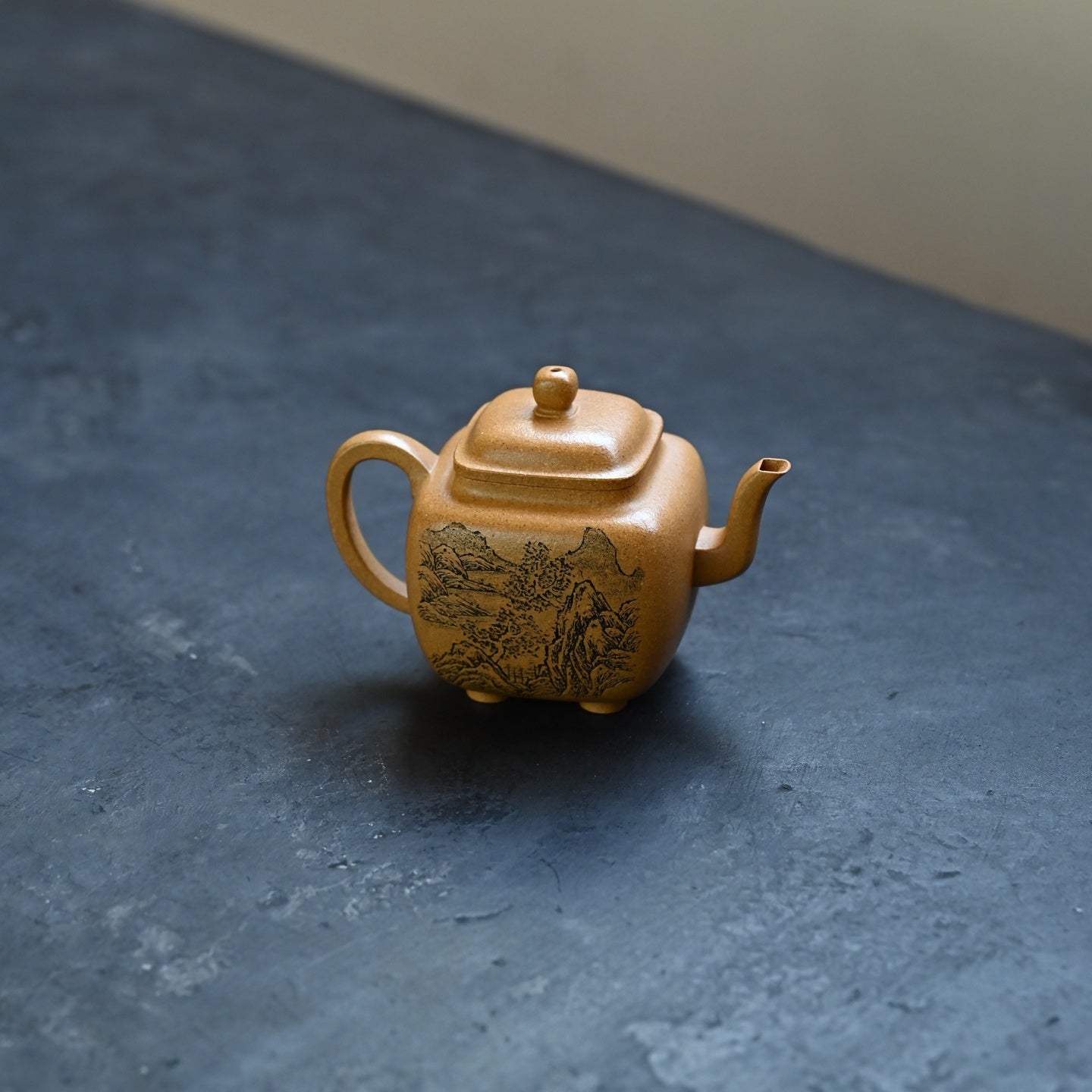 Si Fang Gong Deng 150cc - Yixing Handmade Teapot - zycs_China
