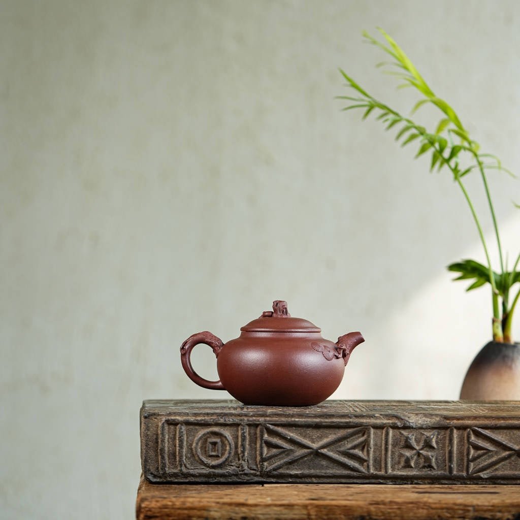 Song Qu 200cc - Yixing Handmade Teapot 江苏宜兴