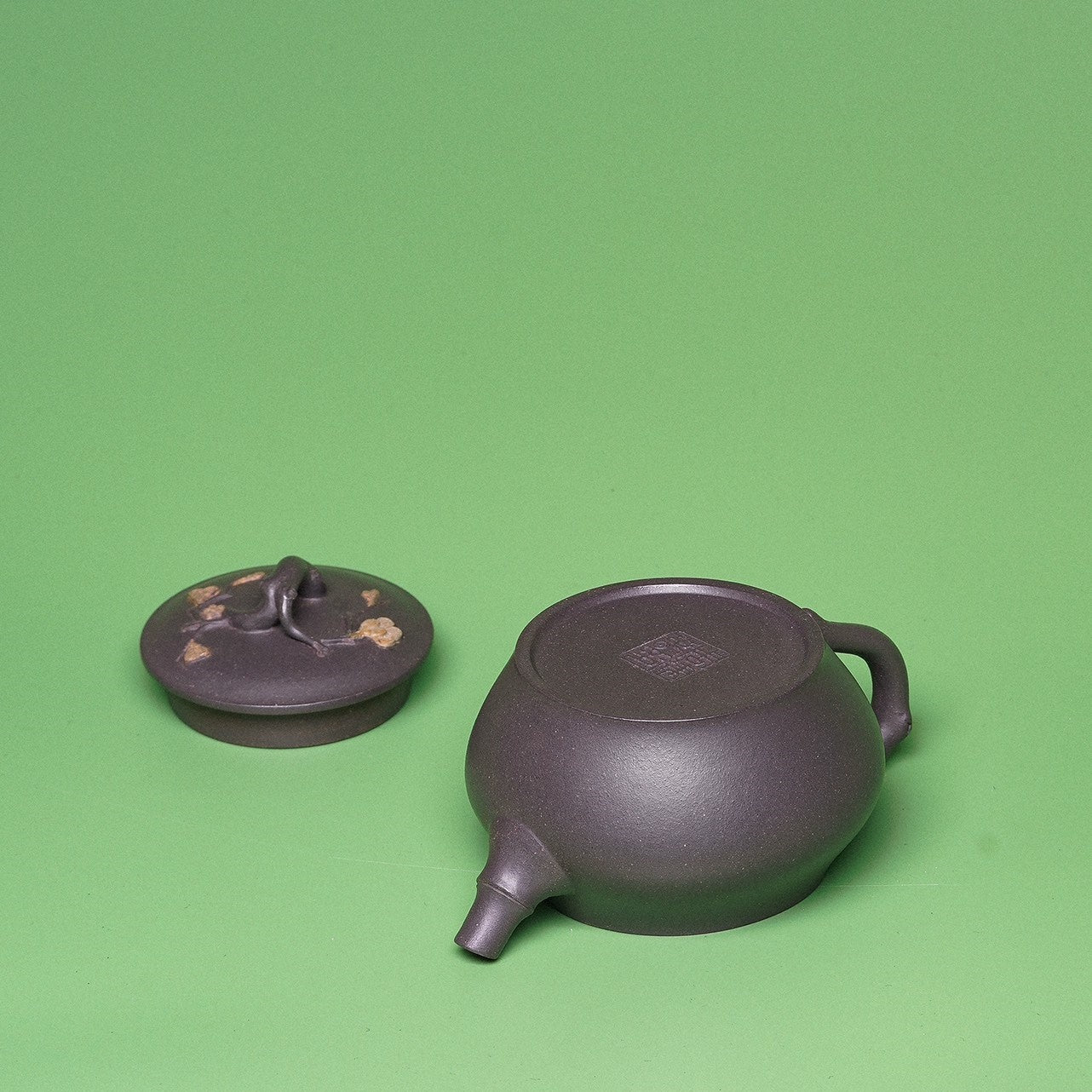 Song Zhu Mei 150cc - Yixing Handmade Teapot - zycs_China