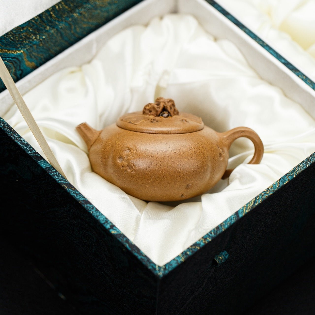 Ting Quan 200cc - Yixing Handmade Teapot - zycs_China