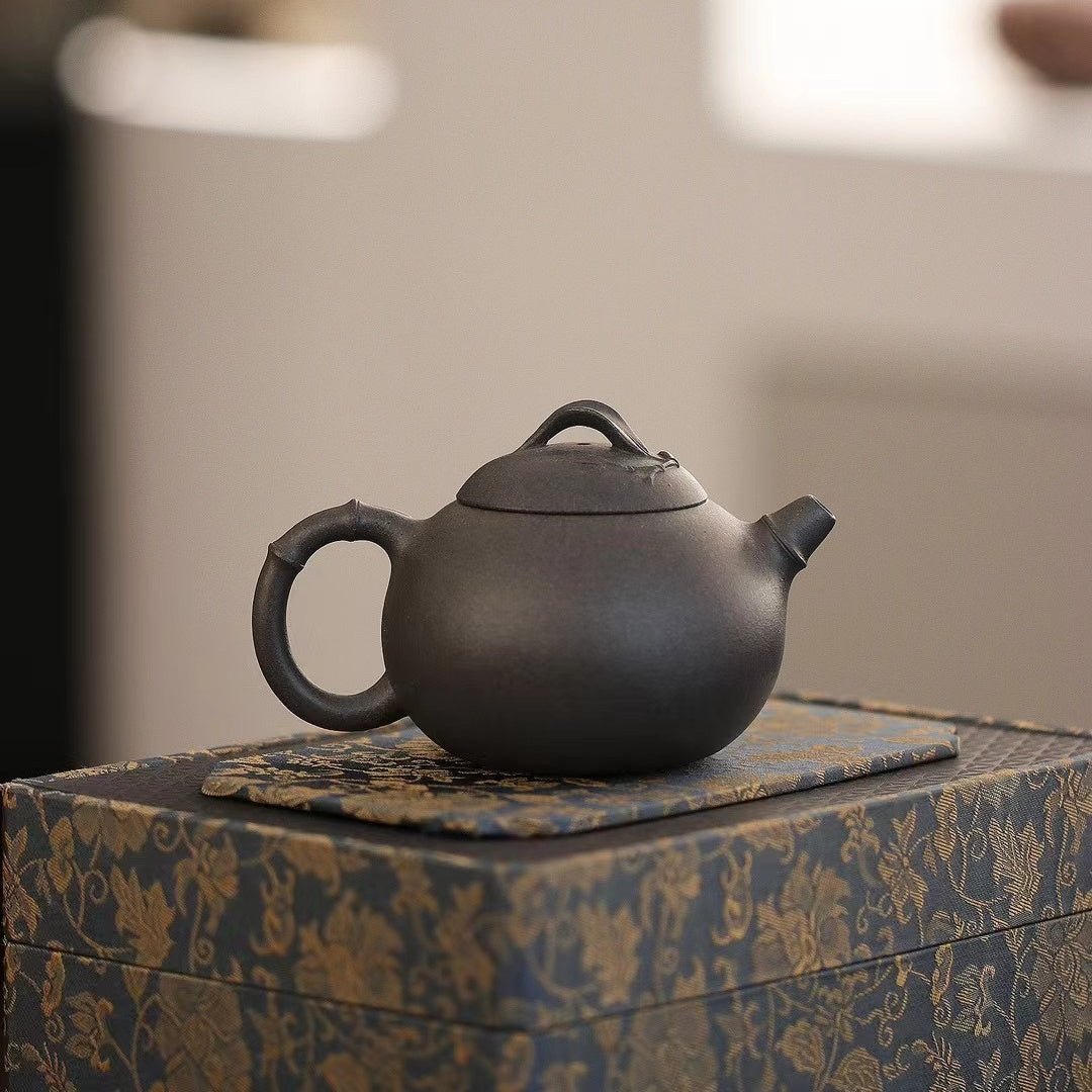 Wen Zhu 160cc - Yixing Handmade Teapot - zycs_China