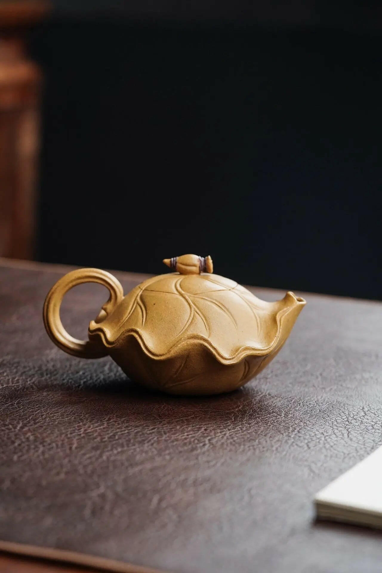 He Xiang 150cc -Yixing Handmade Teapot 江苏宜兴