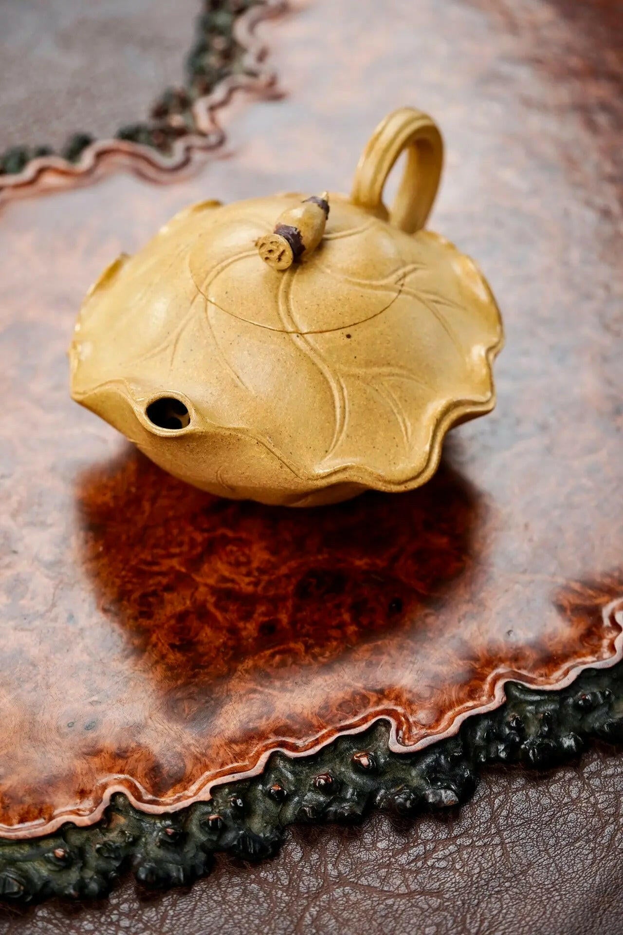 He Xiang 150cc -Yixing Handmade Teapot 江苏宜兴
