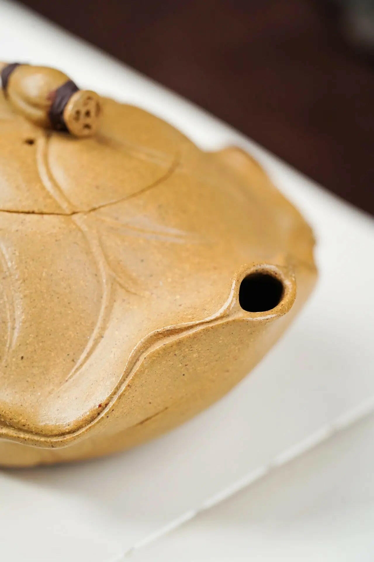 He Xiang 150cc -Yixing Handmade Teapot 江苏宜兴