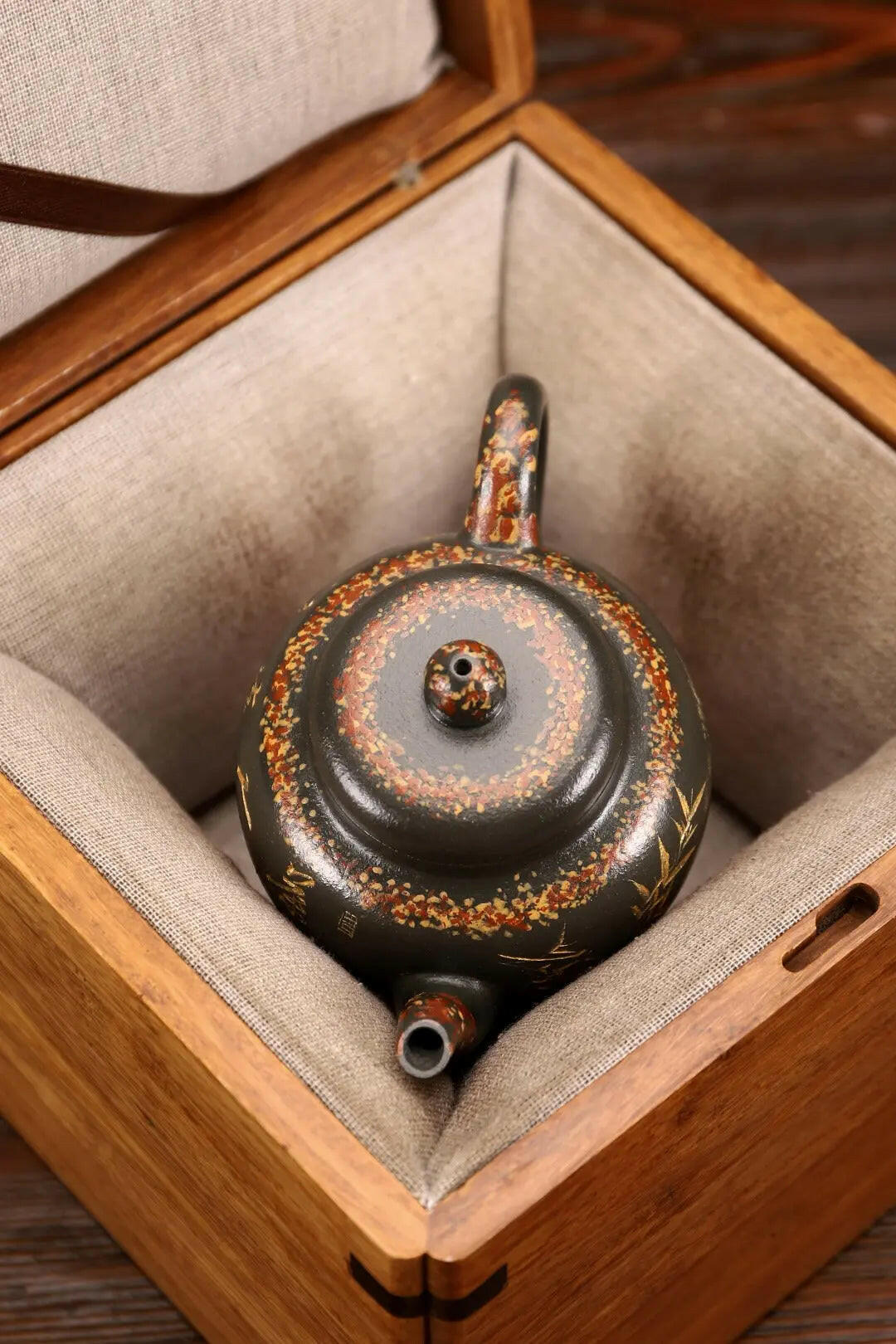 Gong Deng 190cc -Yixing Handmade Teapot 江苏宜兴