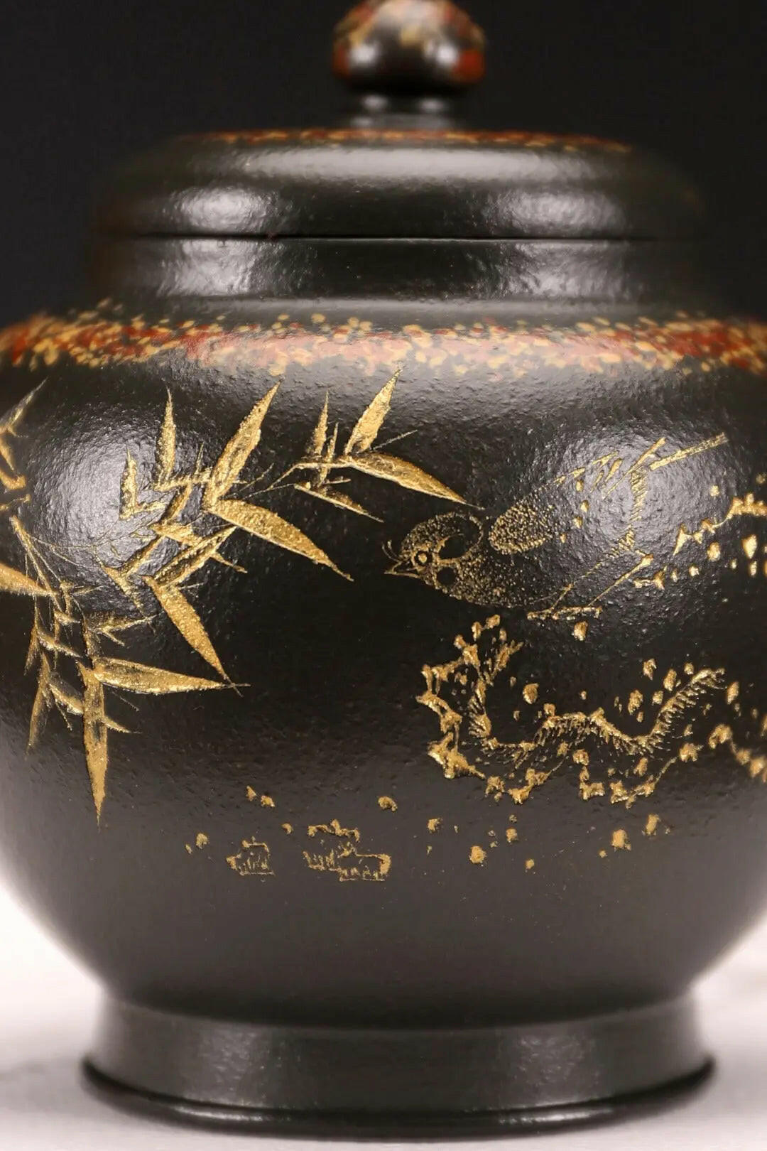 Gong Deng 190cc -Yixing Handmade Teapot 江苏宜兴