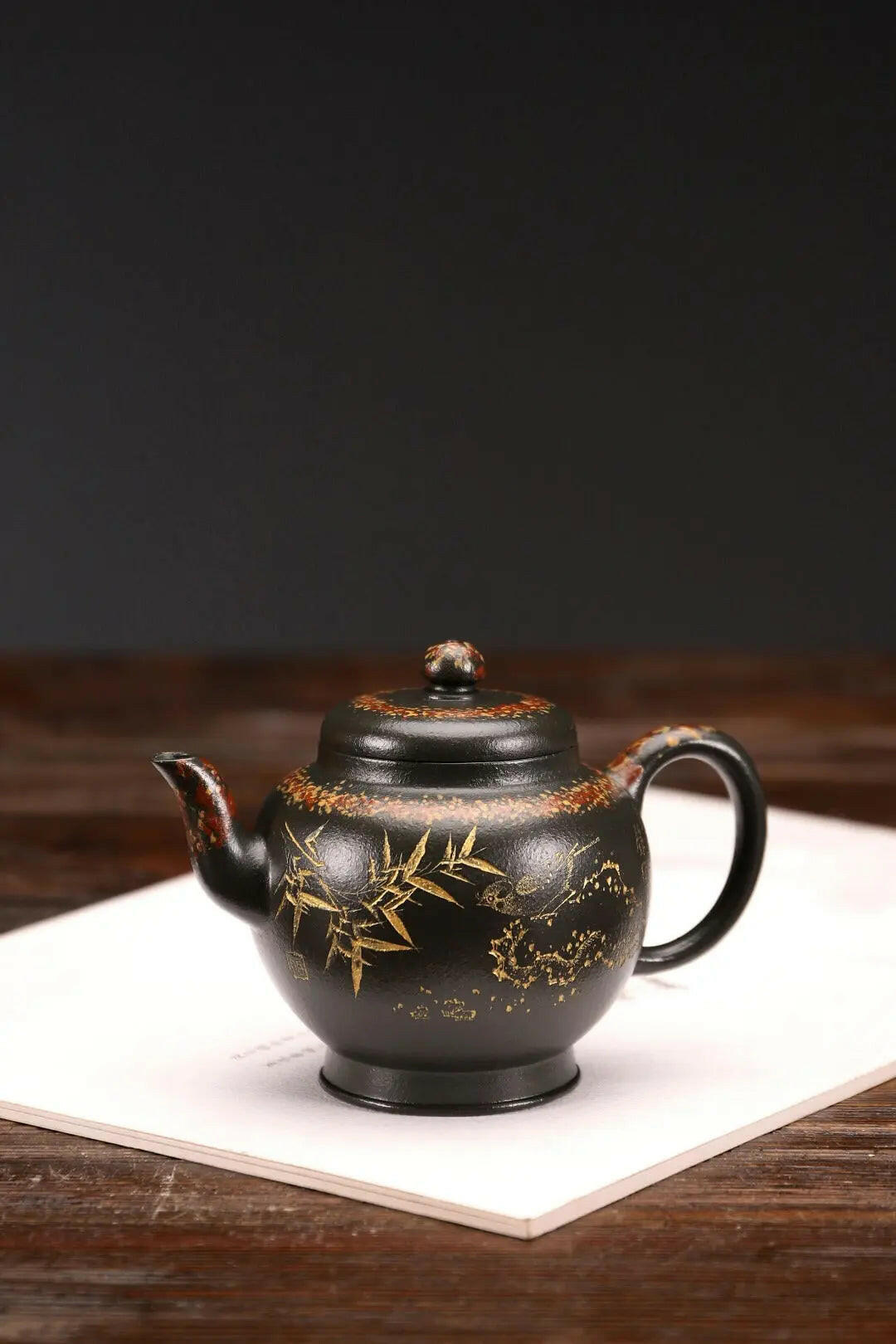 Gong Deng 190cc -Yixing Handmade Teapot 江苏宜兴