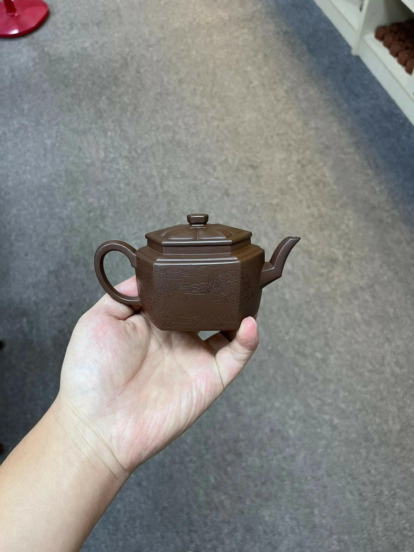 Ling Hua Liu Fang 230cc -Yixing Handmade Teapot 江苏宜兴
