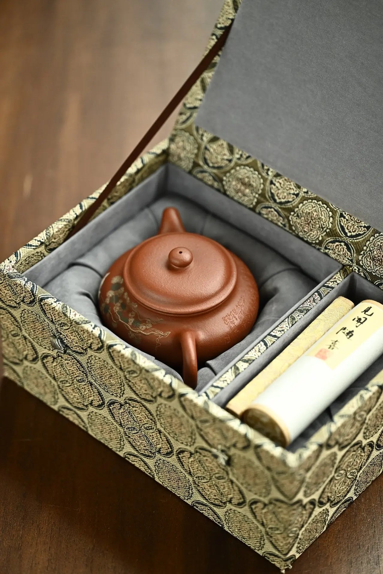 Fang Gu 150cc -Yixing Handmade Teapot 江苏宜兴