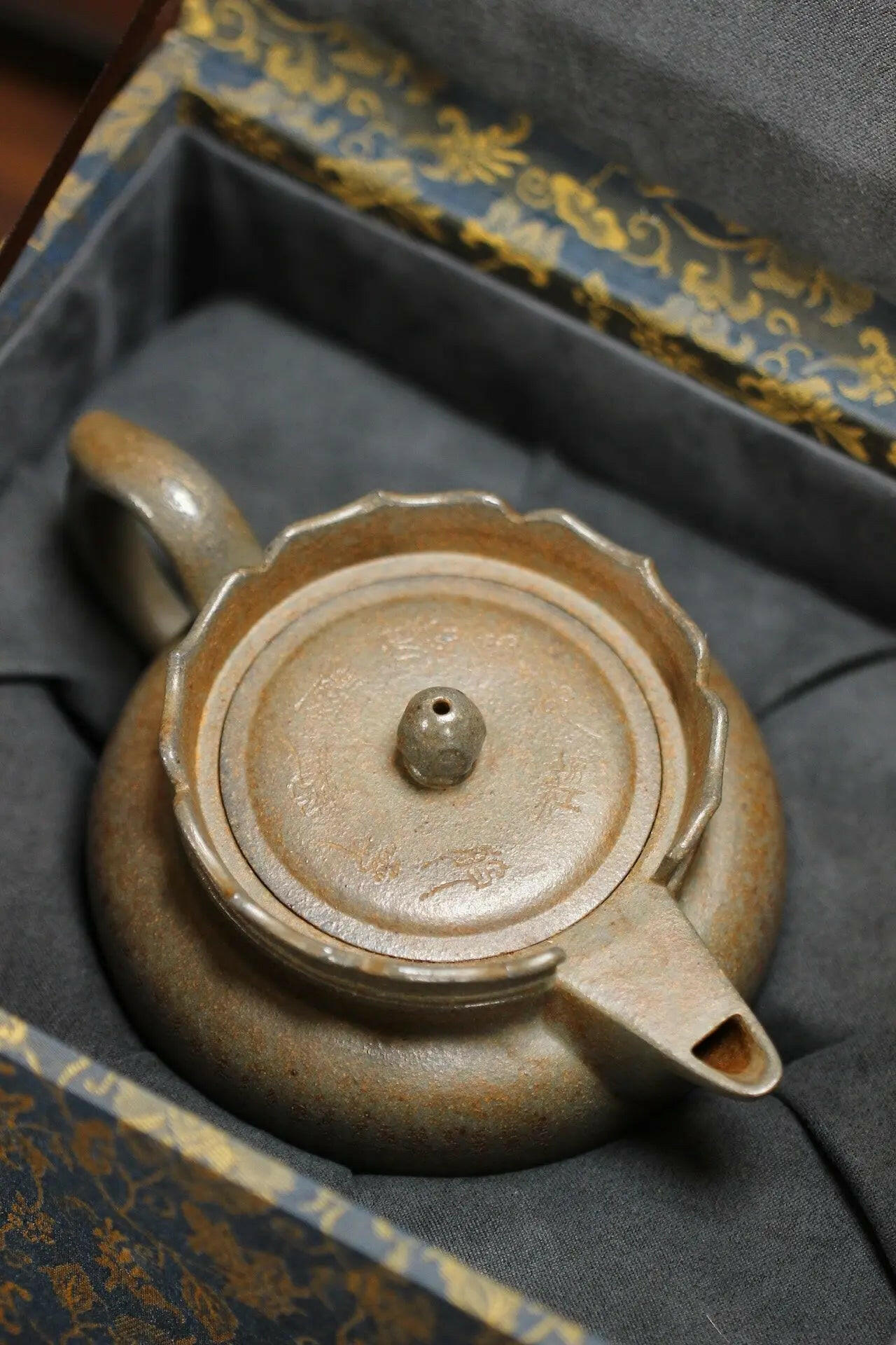 Seng Mao 260cc -Yixing Handmade Teapot 江苏宜兴