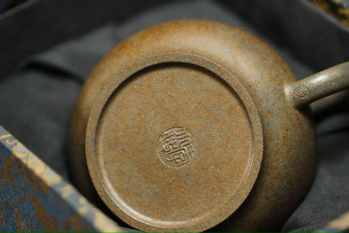 Seng Mao 260cc -Yixing Handmade Teapot 江苏宜兴