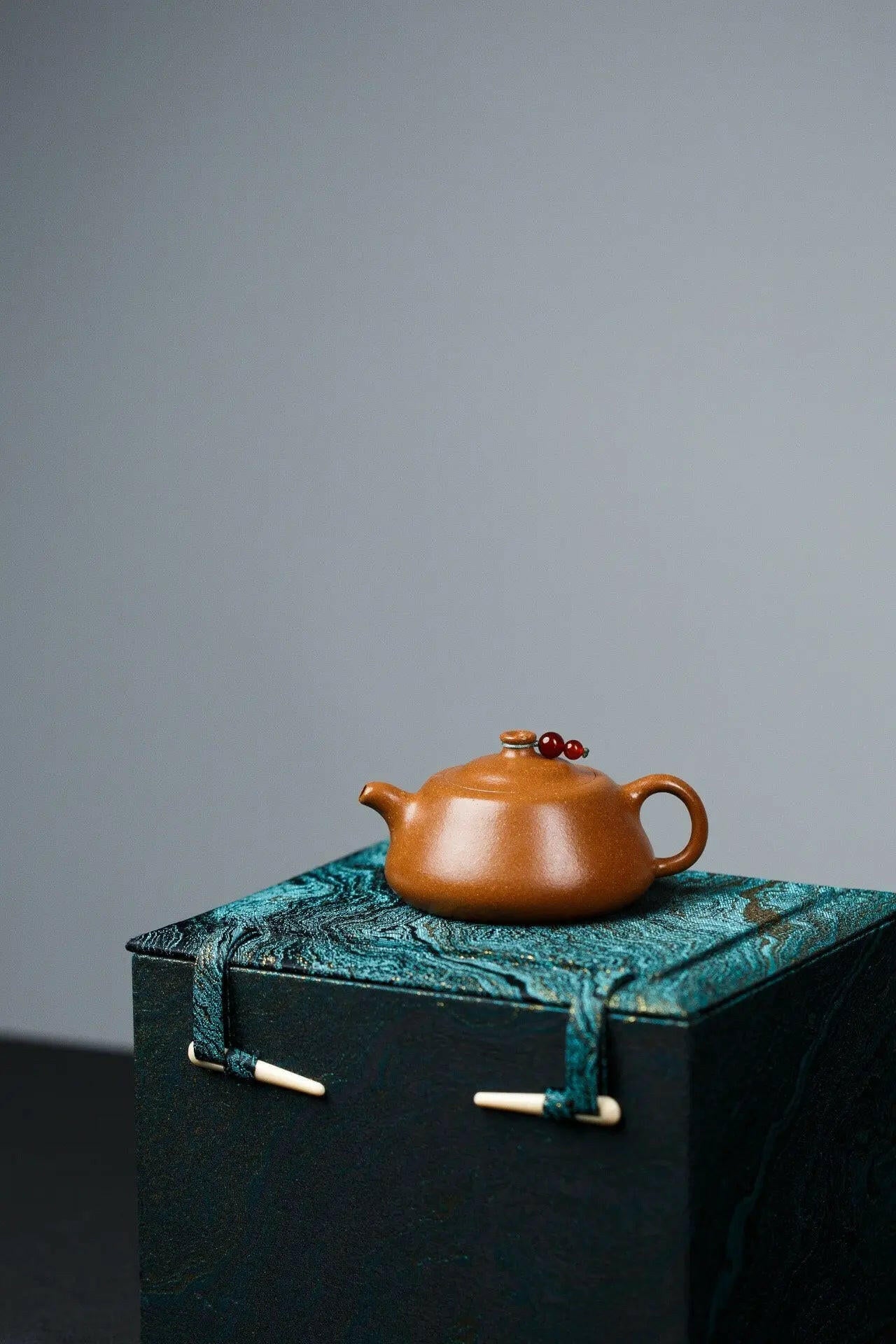 Jing Hua 120cc -Yixing Handmade Teapot 江苏宜兴