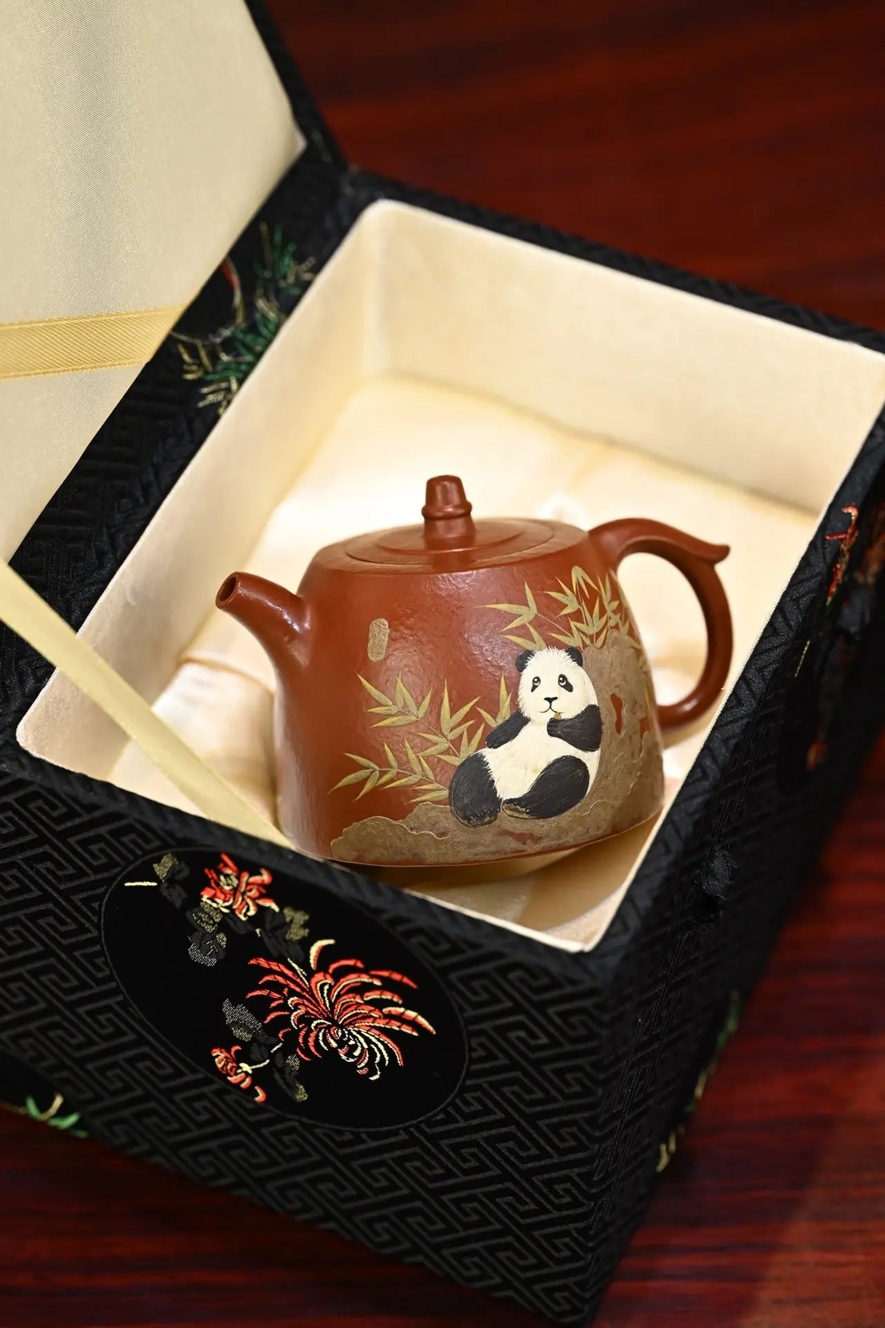 Xiao Jing Lan 150cc - Yixing Handmade Teapot 江苏宜兴