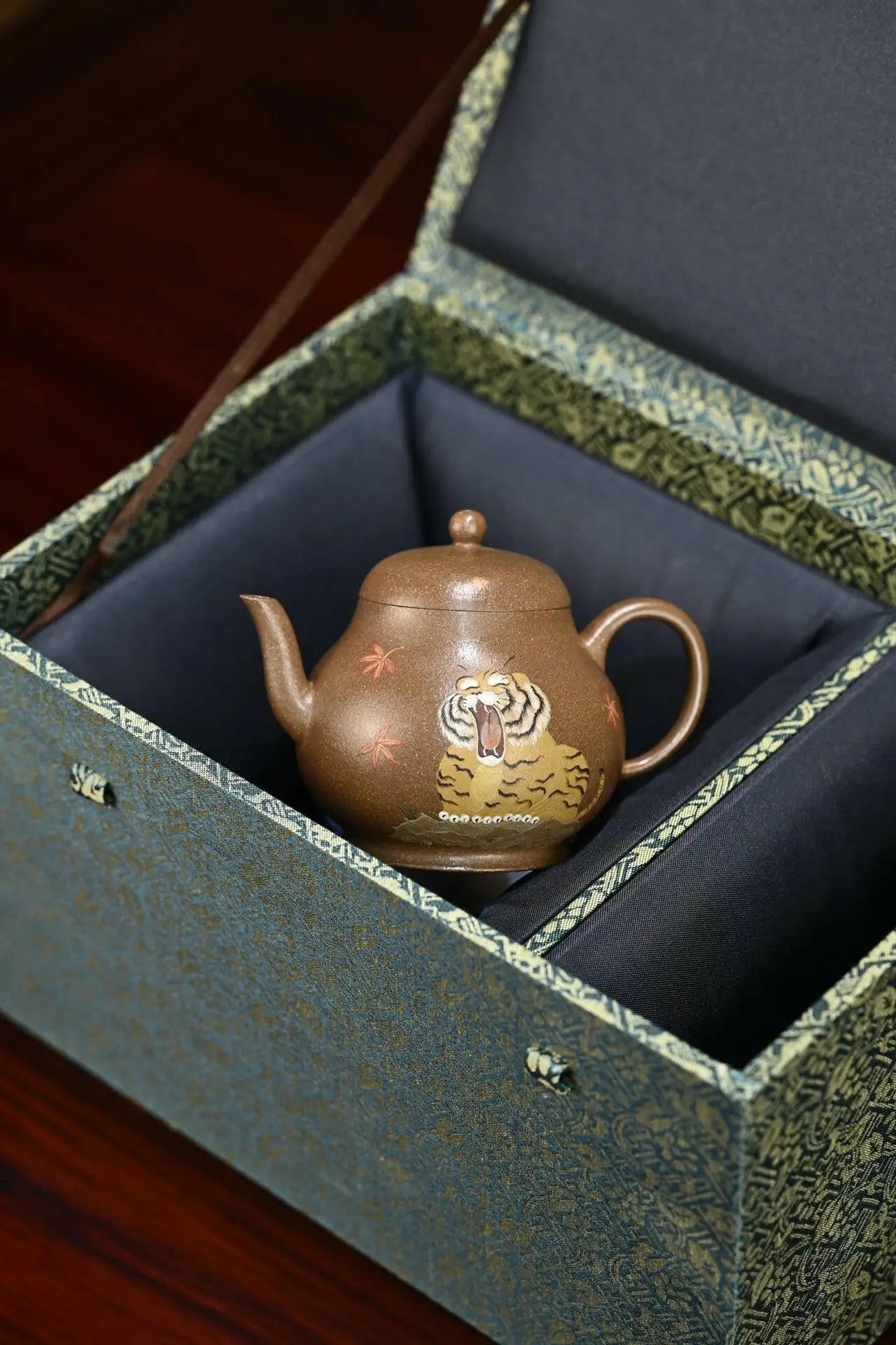 Li Xing 160cc - Yixing Handmade Teapot 江苏宜兴
