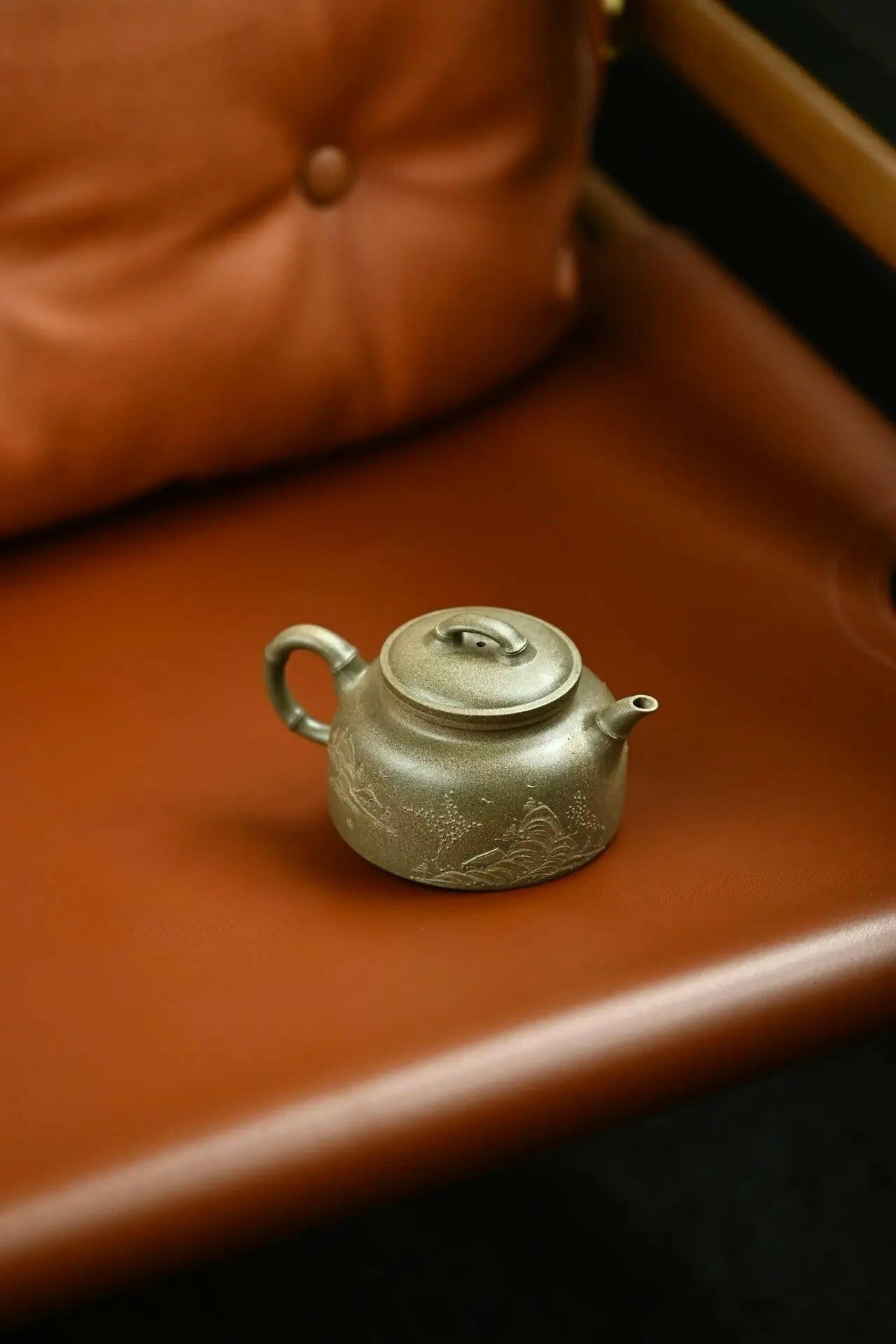 Yi Zhu 210cc - Yixing Handmade Teapot 江苏宜兴