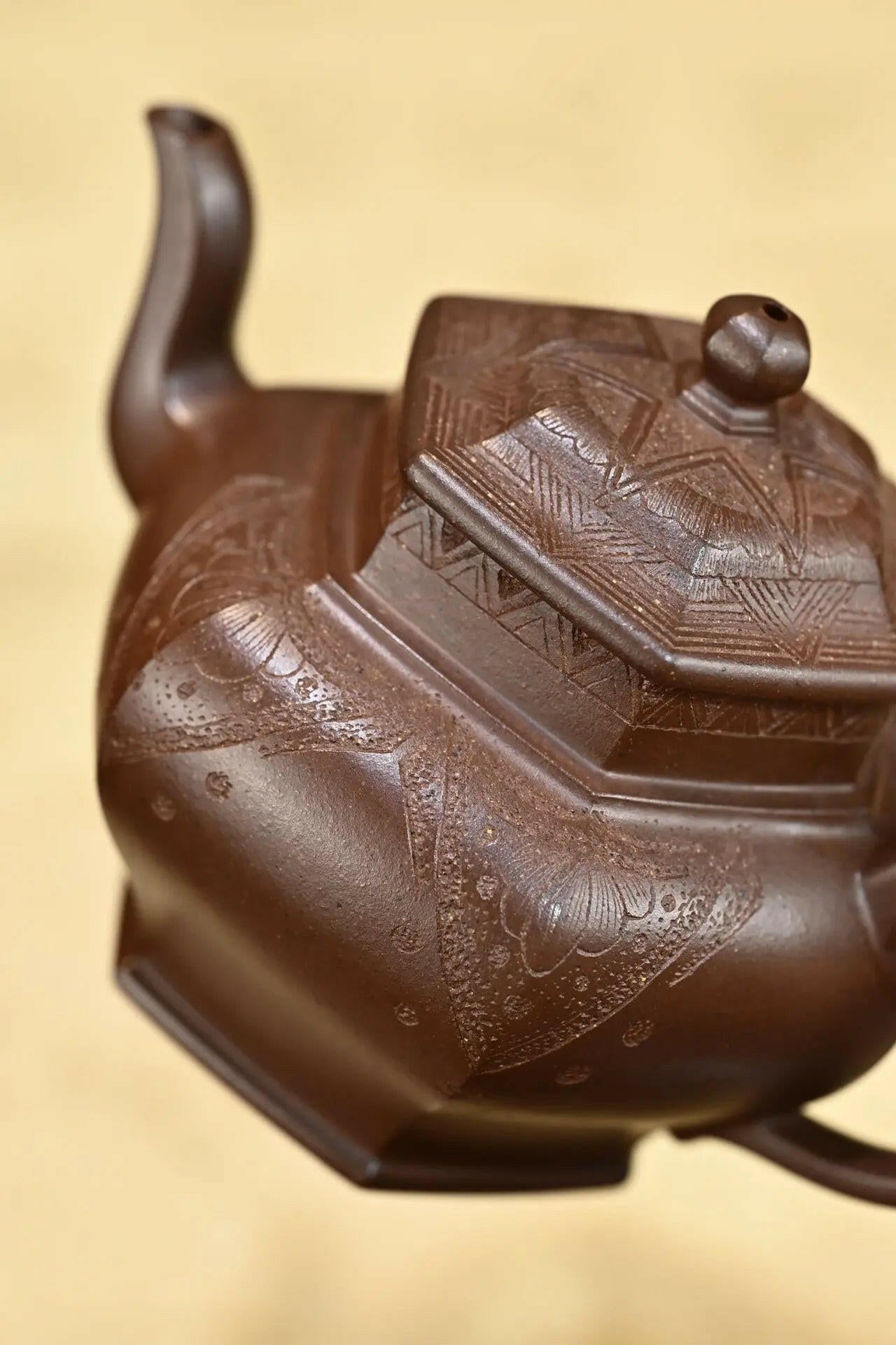 Xiu Nian Liu Fang 190cc - Yixing Handmade Teapot 江苏宜兴