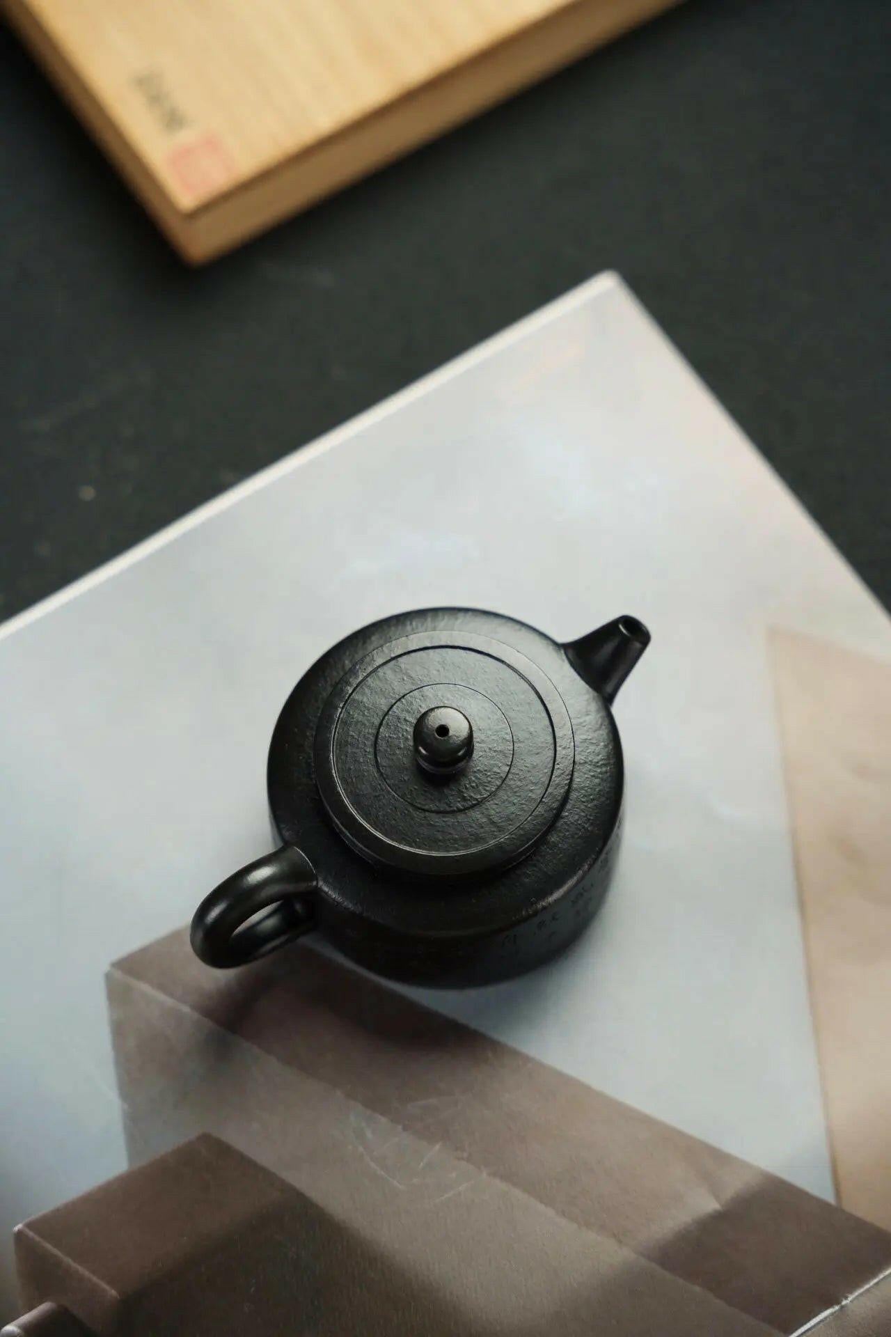Ping Gai De Zhong 150cc - Yixing Handmade Teapot 江苏宜兴