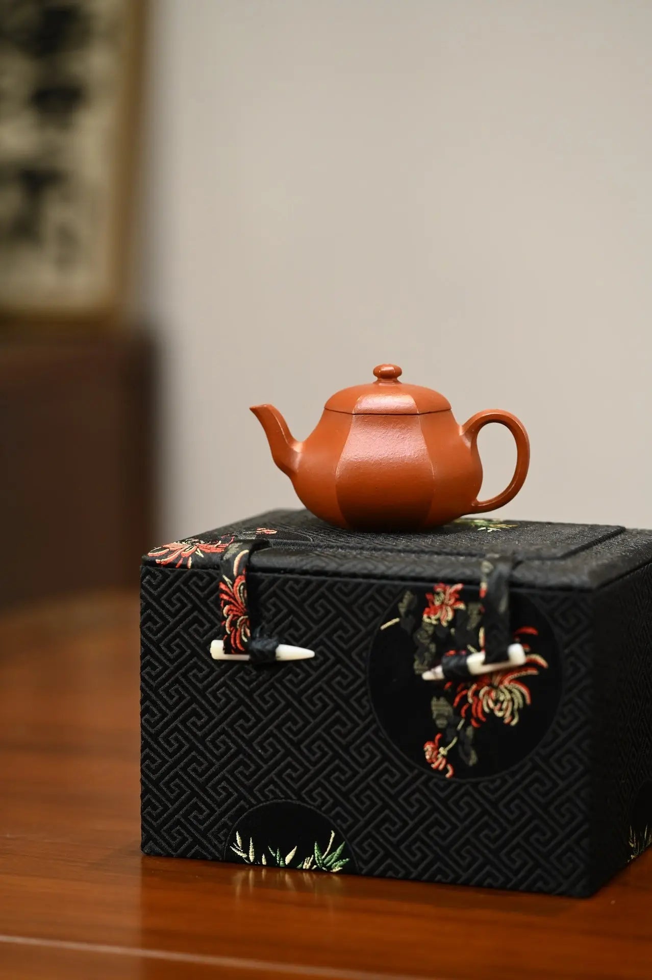 Li Xing Xiao Liu Fang 100cc - Yixing Handmade Teapot 江苏宜兴