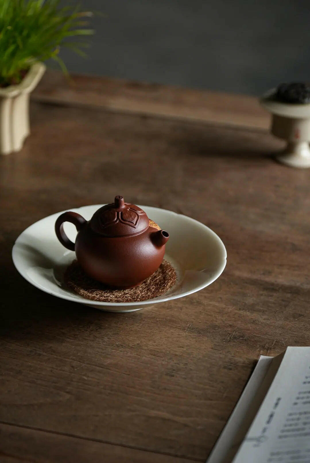 Meng Xia 115cc - Yixing Handmade Teapot 江苏宜兴